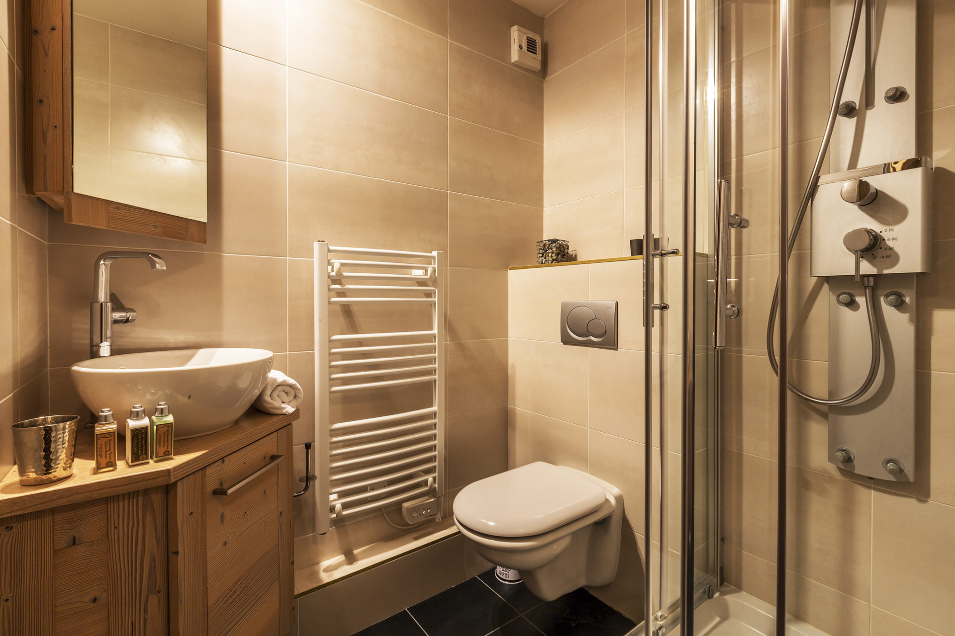 _lv_images__lot_0001920004_14_1455550