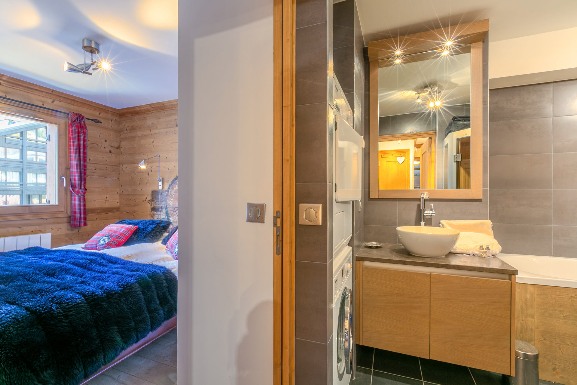 _lv_images__lot_0001920005_08_1455695