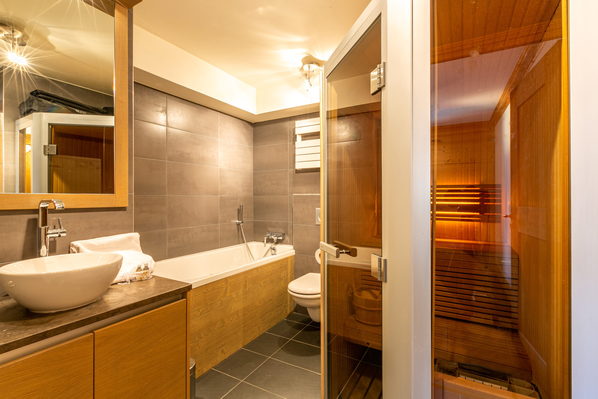 _lv_images__lot_0001920005_09_1455696