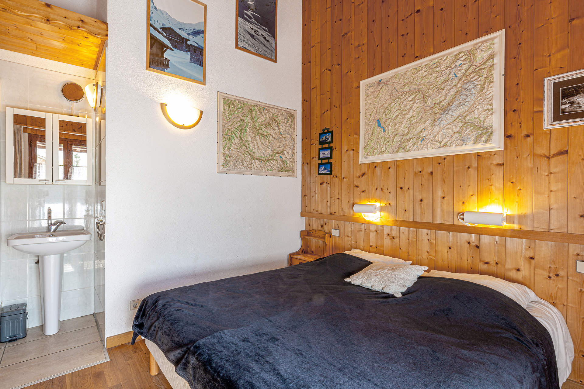 _lv_images__lot_0002060025_10_1456553