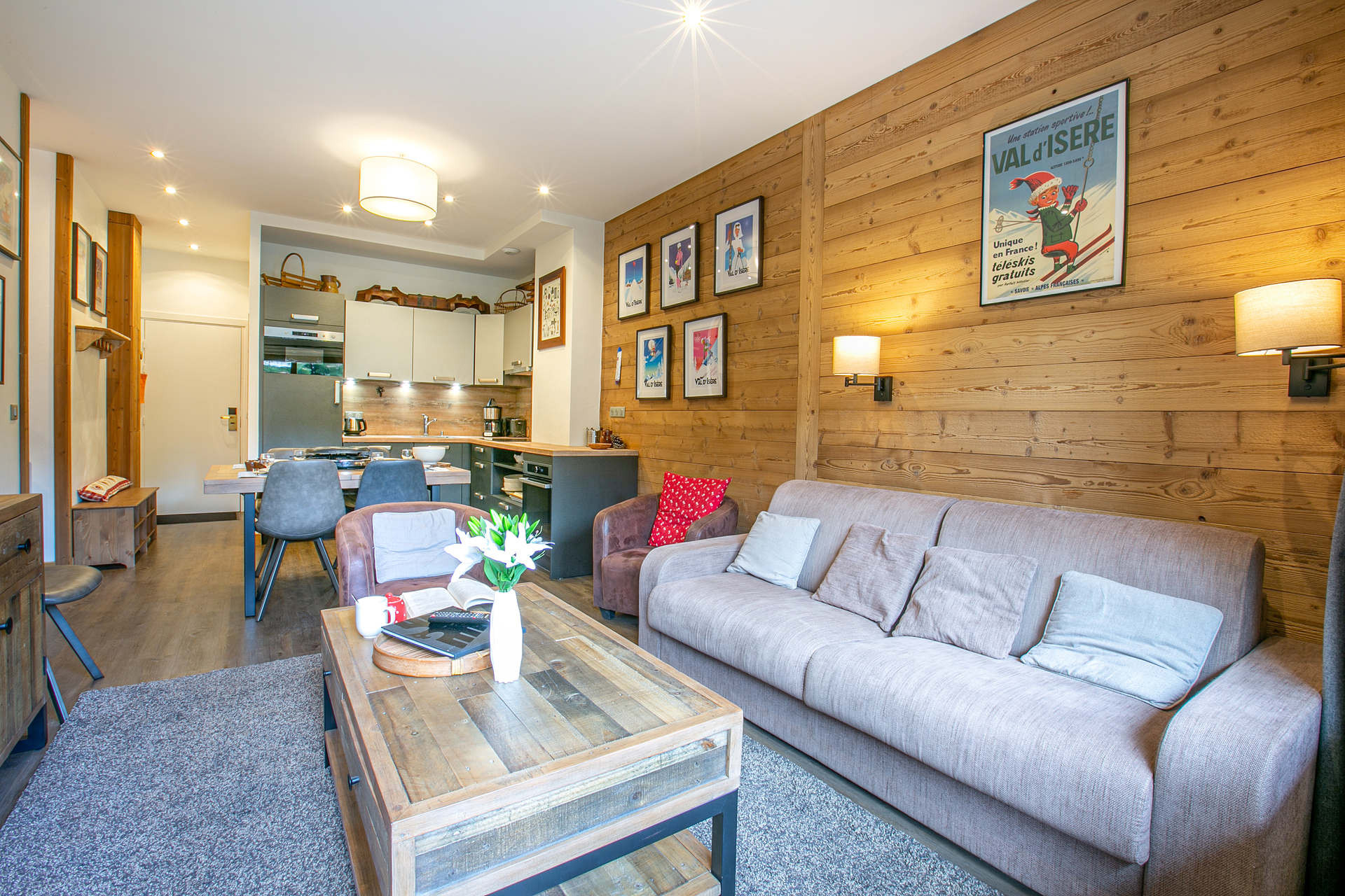 _lv_images__lot_0002080001_02_1456758