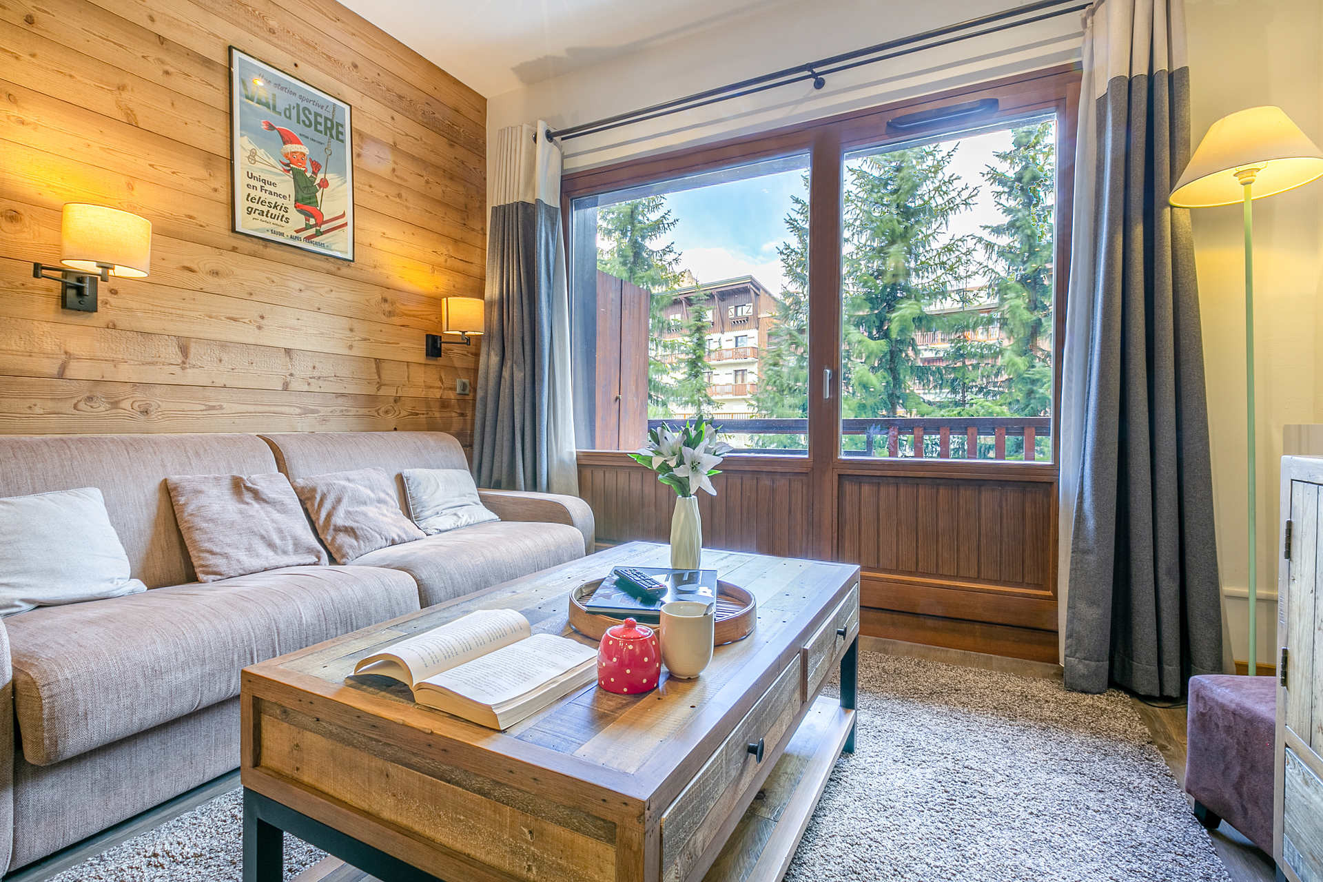 _lv_images__lot_0002080001_03_1456759