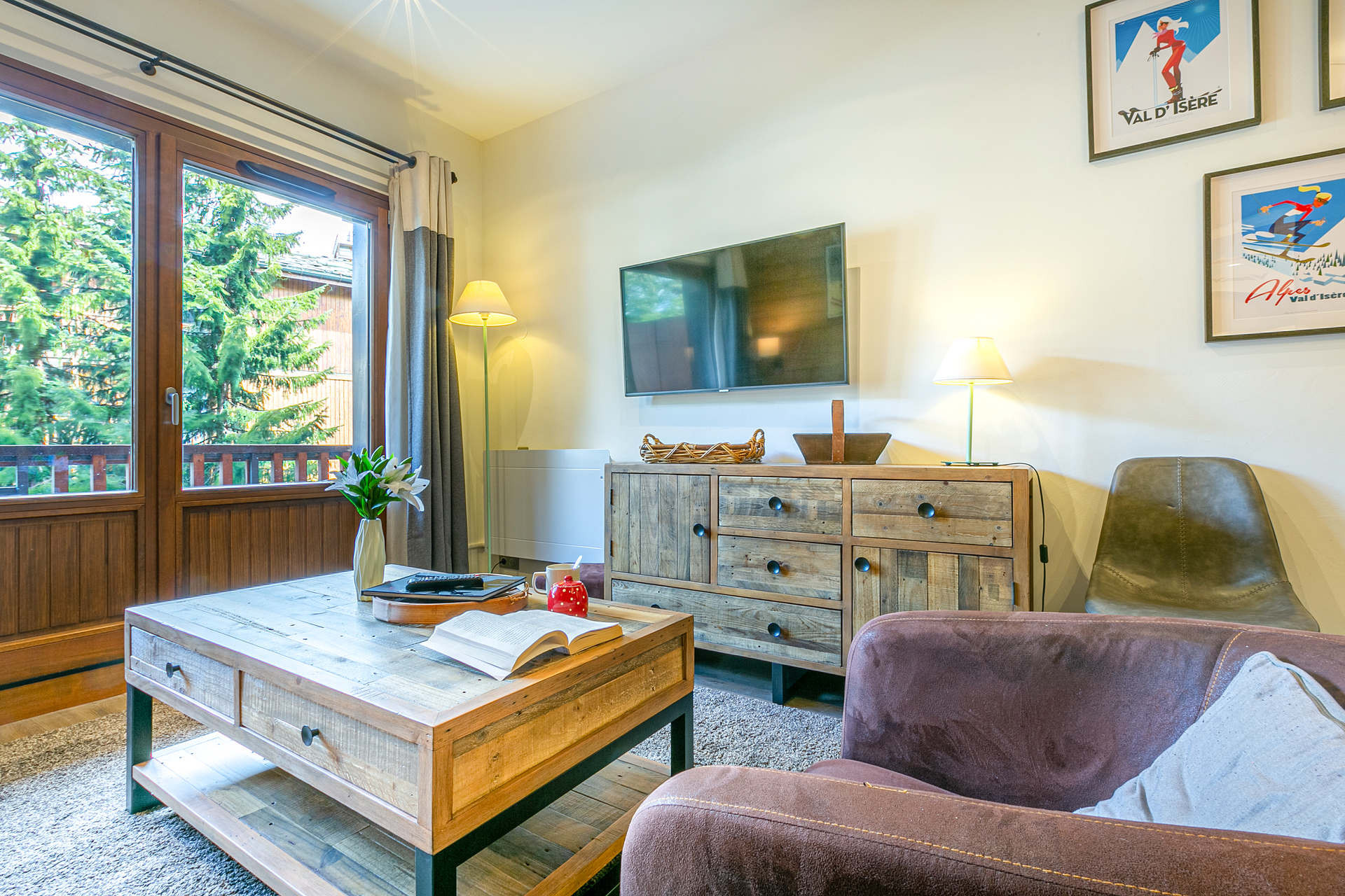 _lv_images__lot_0002080001_04_1456760