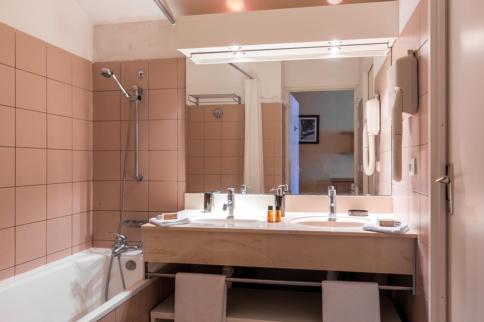 _lv_images__lot_0002080002_08_1455680