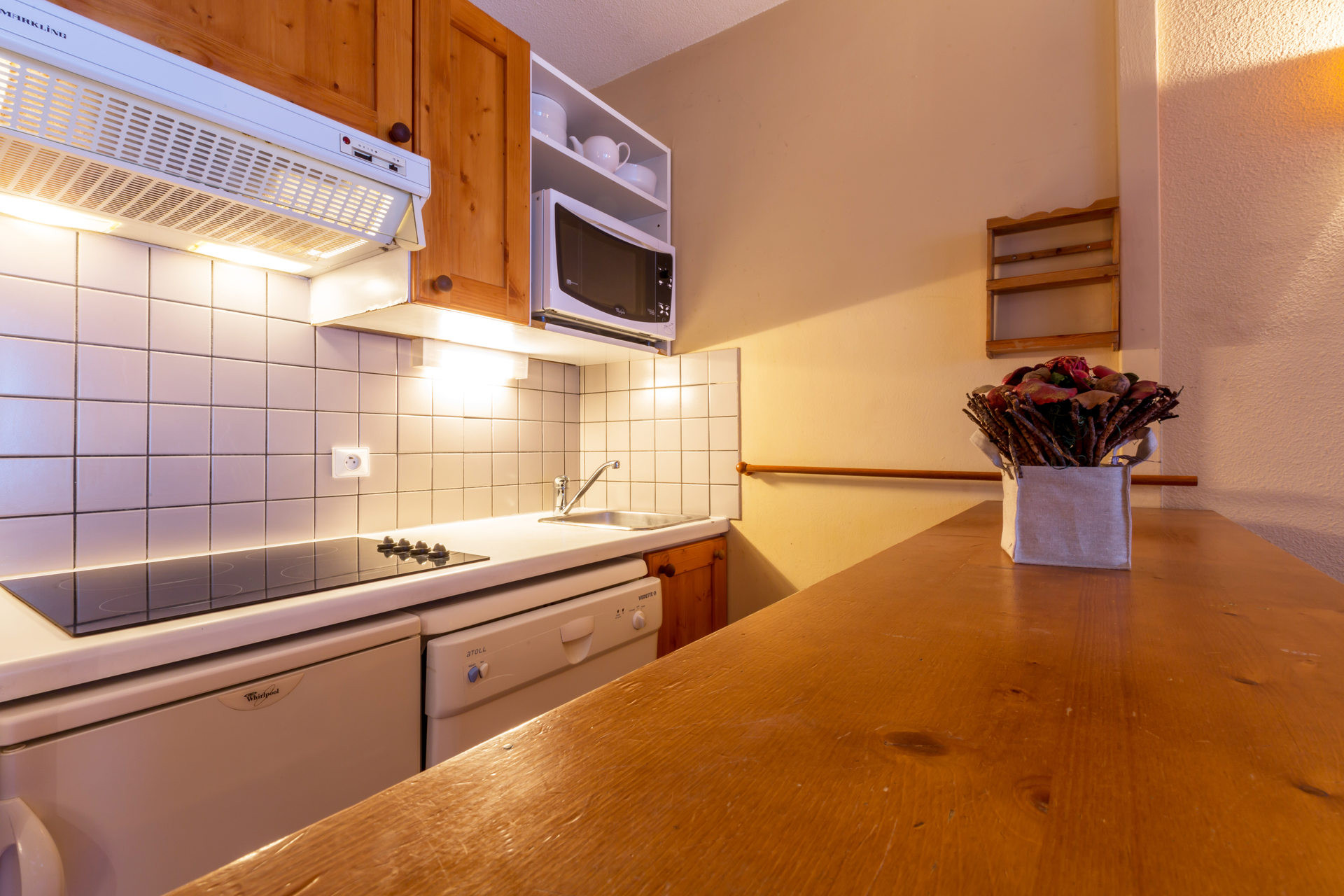 _lv_images__lot_0002080009_05_1457560