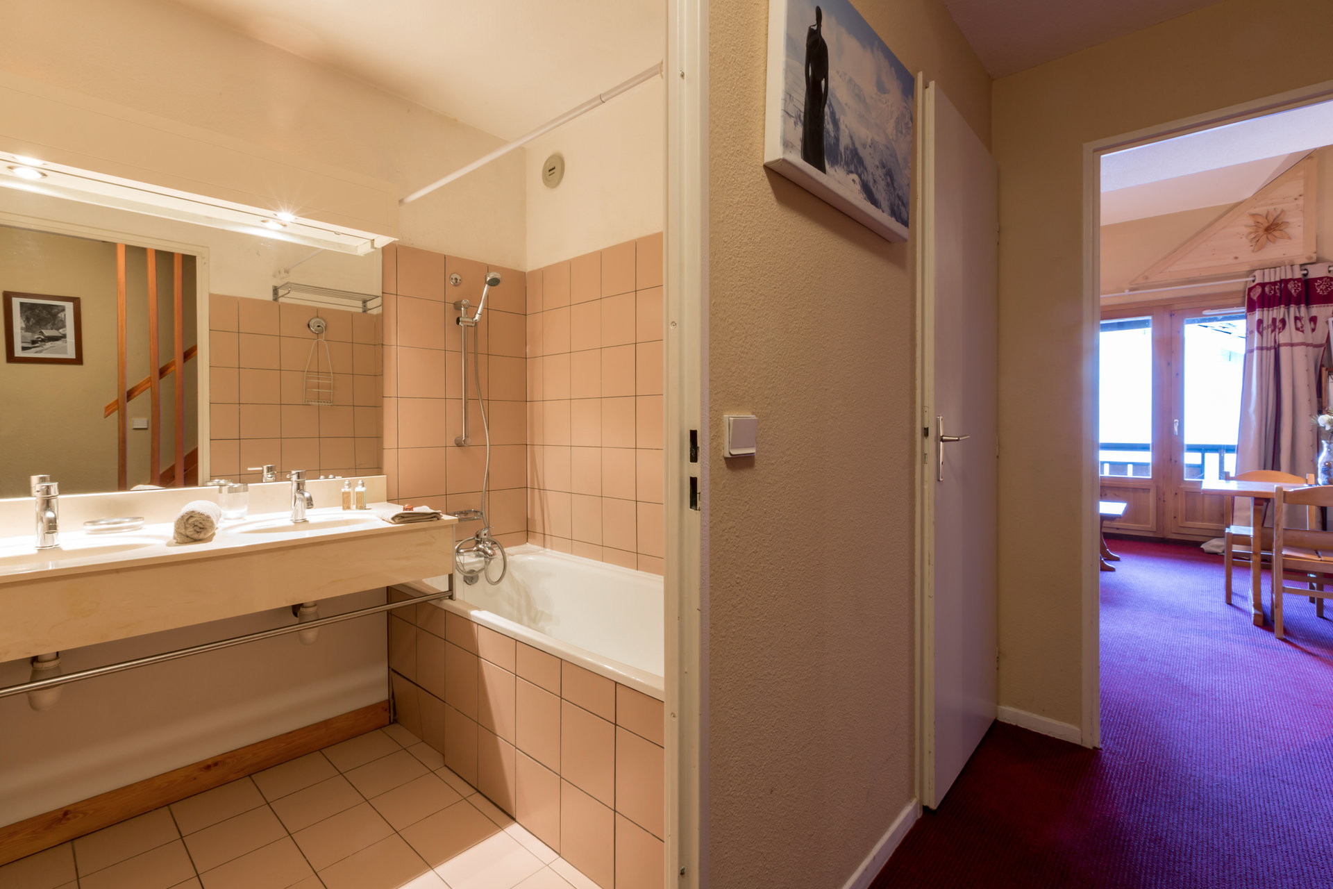 _lv_images__lot_0002080009_07_1457562