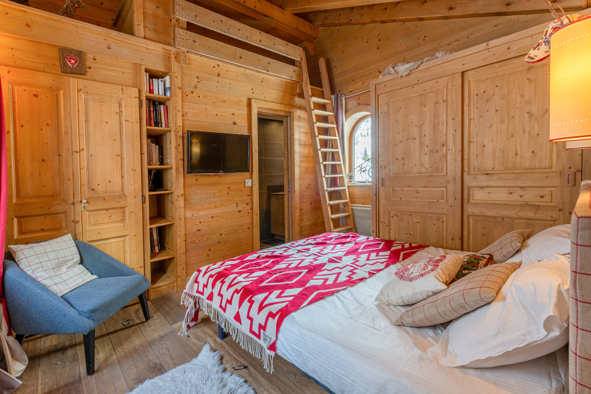 _lv_images__lot_0002200005_10_1456445