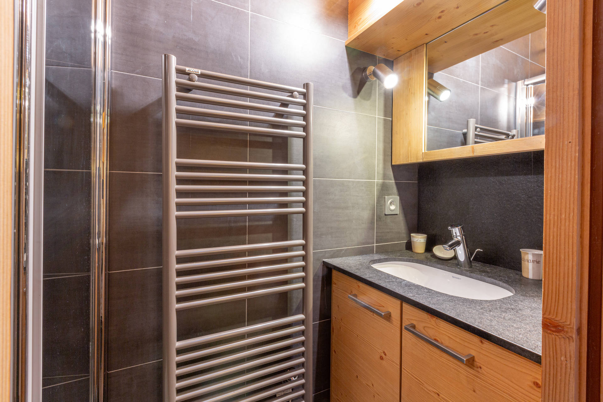 _lv_images__lot_0002200005_13_1456448