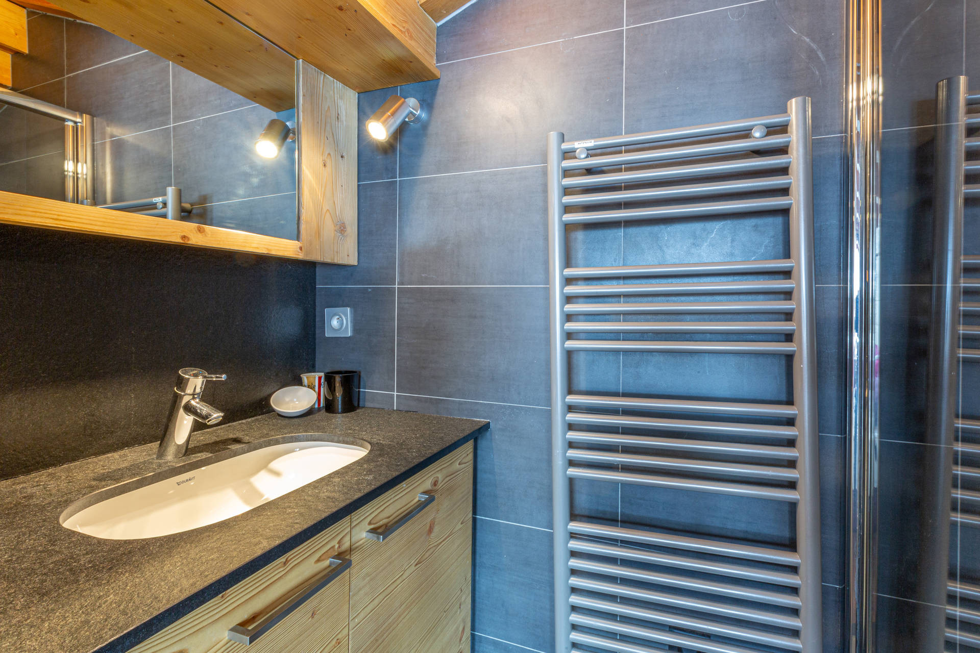 _lv_images__lot_0002200005_14_1456449