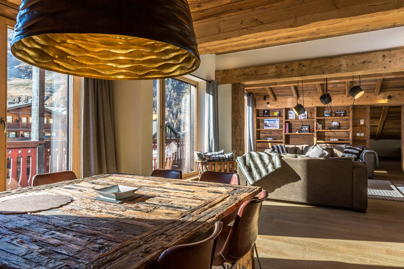 _lv_images__lot_0002310110_04_1454725