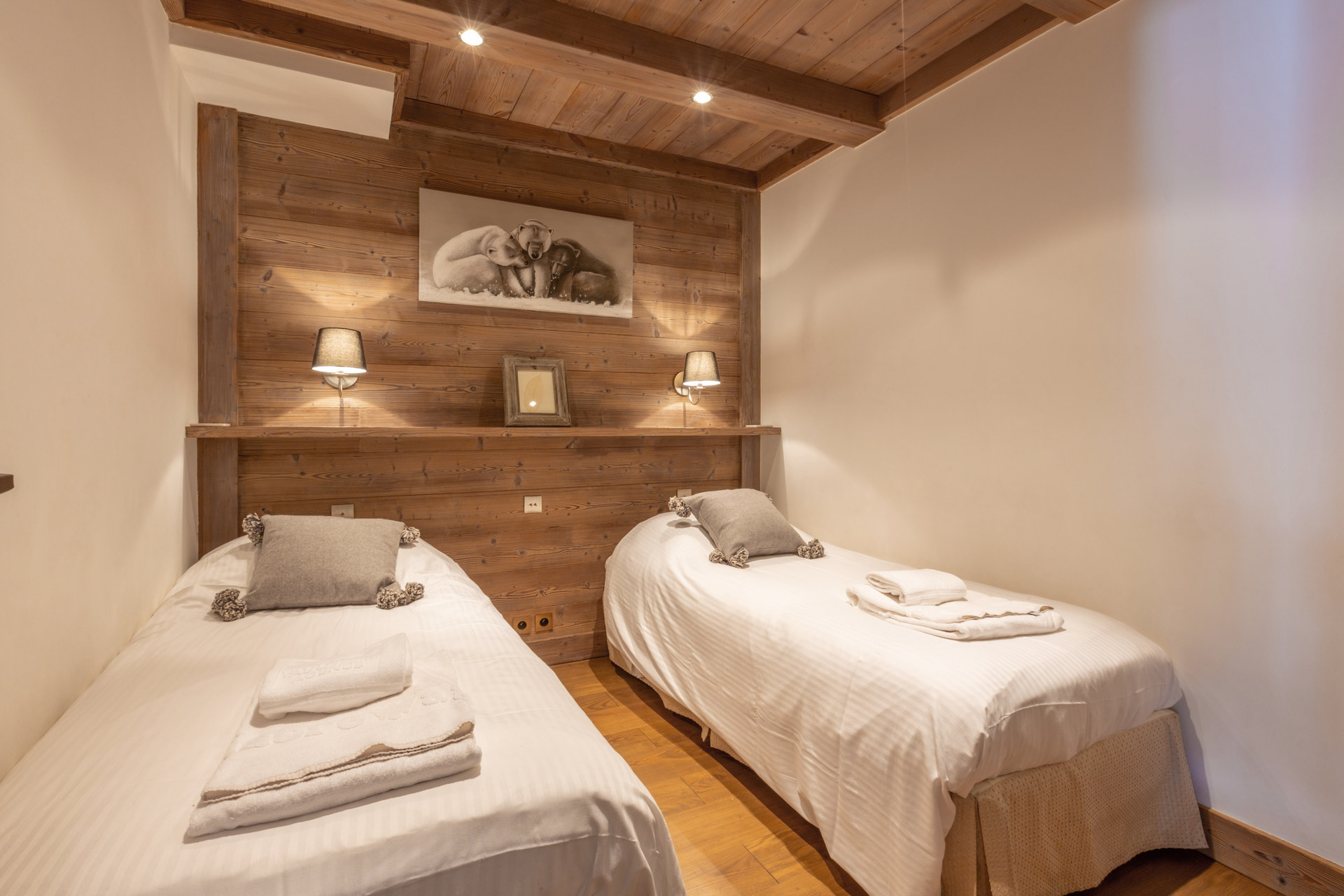 _lv_images__lot_0002340002_10_1457978