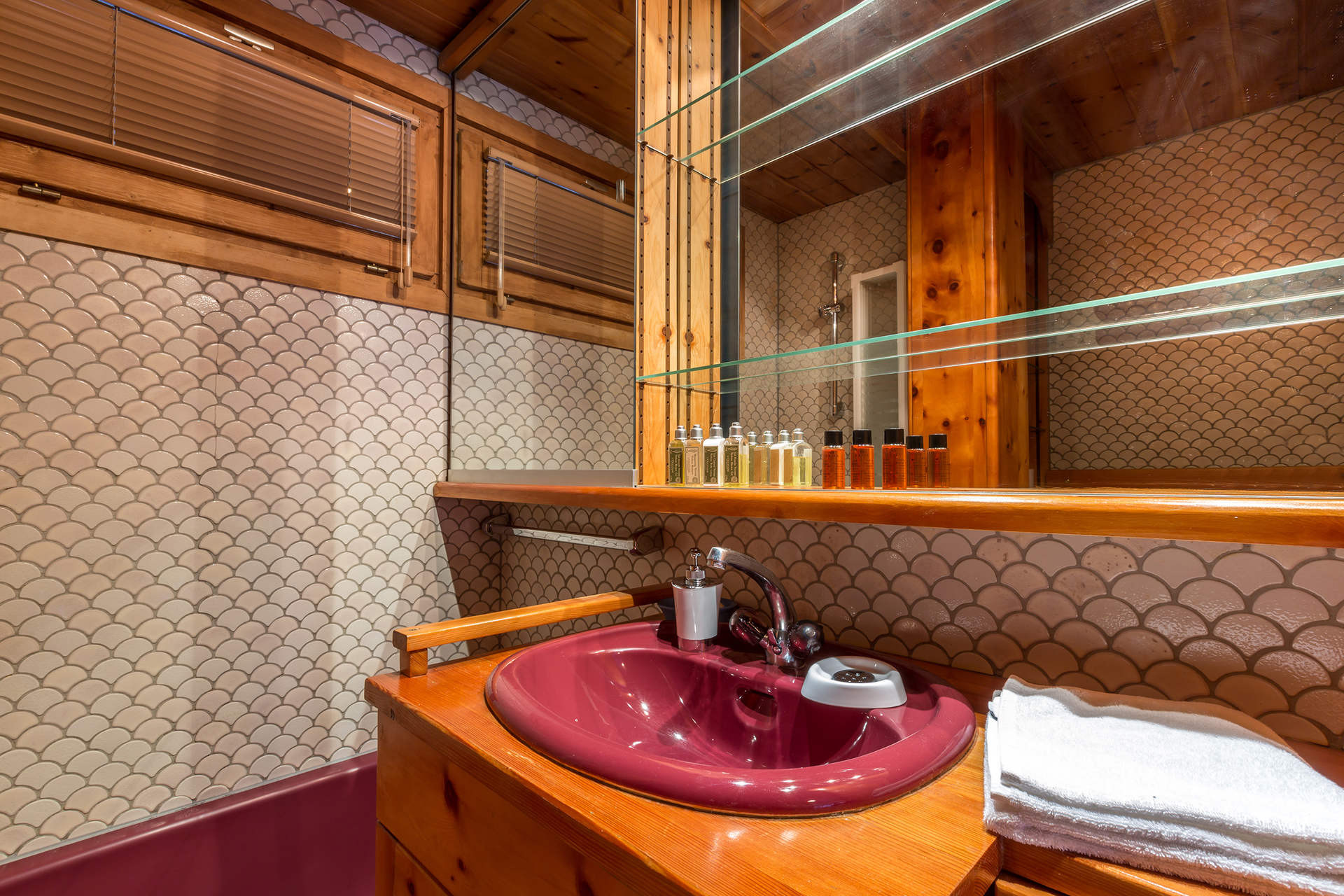 _lv_images__lot_0002340022_10_1457459