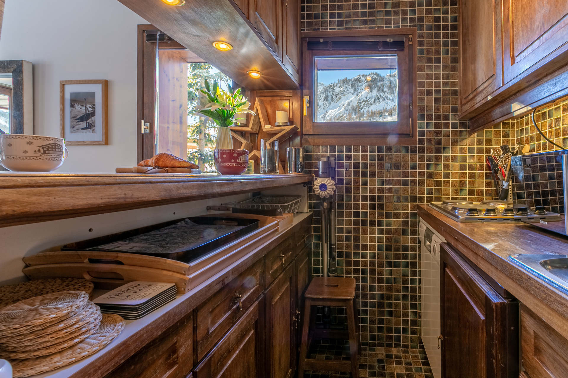 _lv_images__lot_0002340027_08_1455846