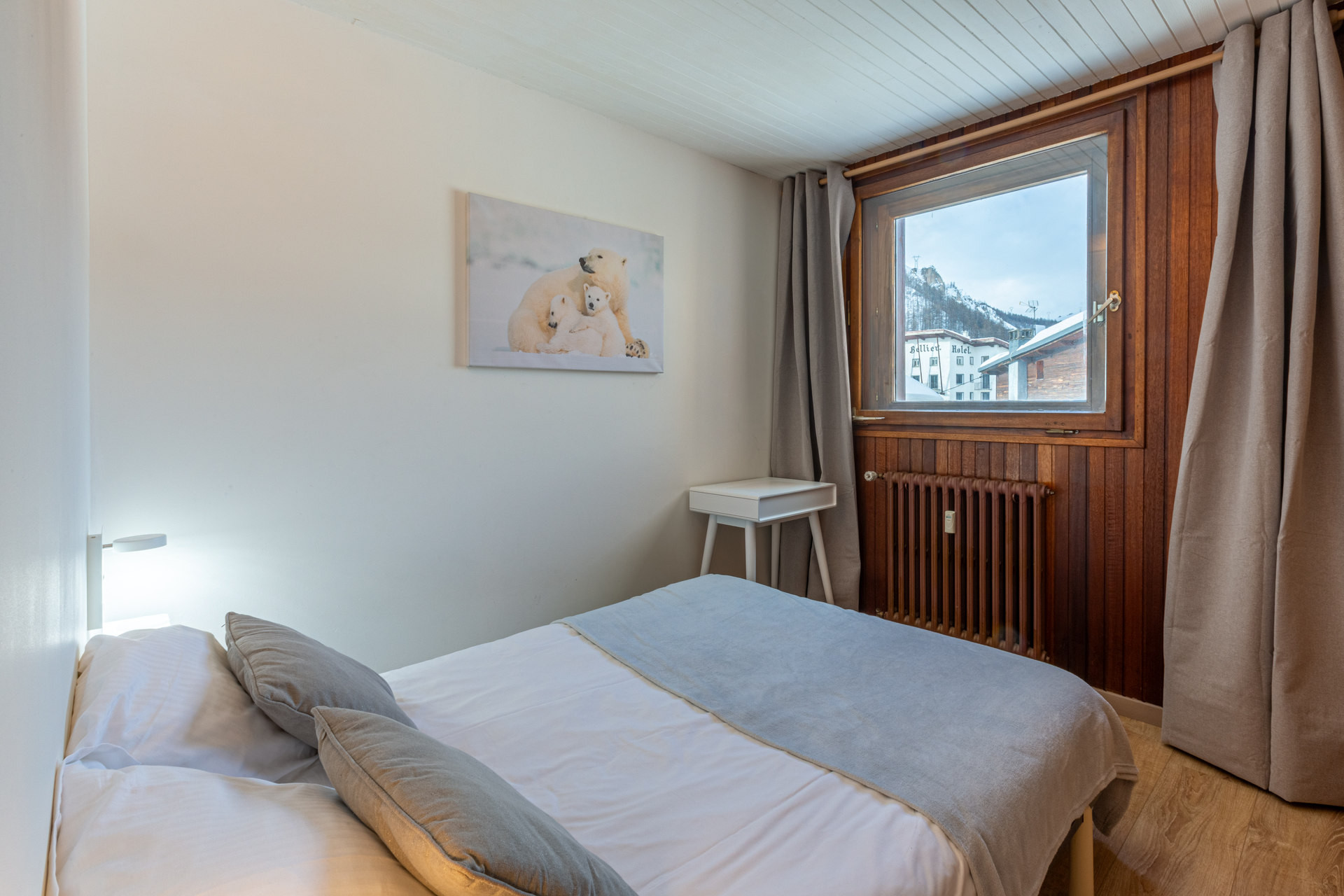 _lv_images__lot_0002340030_07_1457028