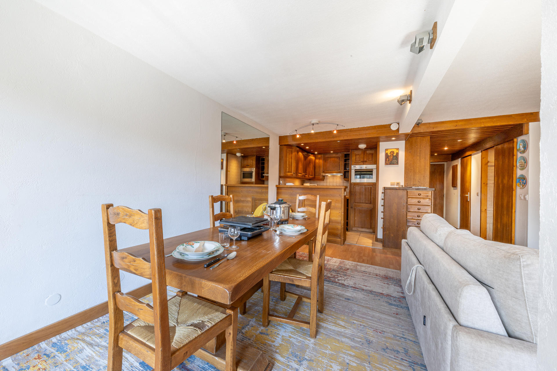 _lv_images__lot_0002340032_02_1455719