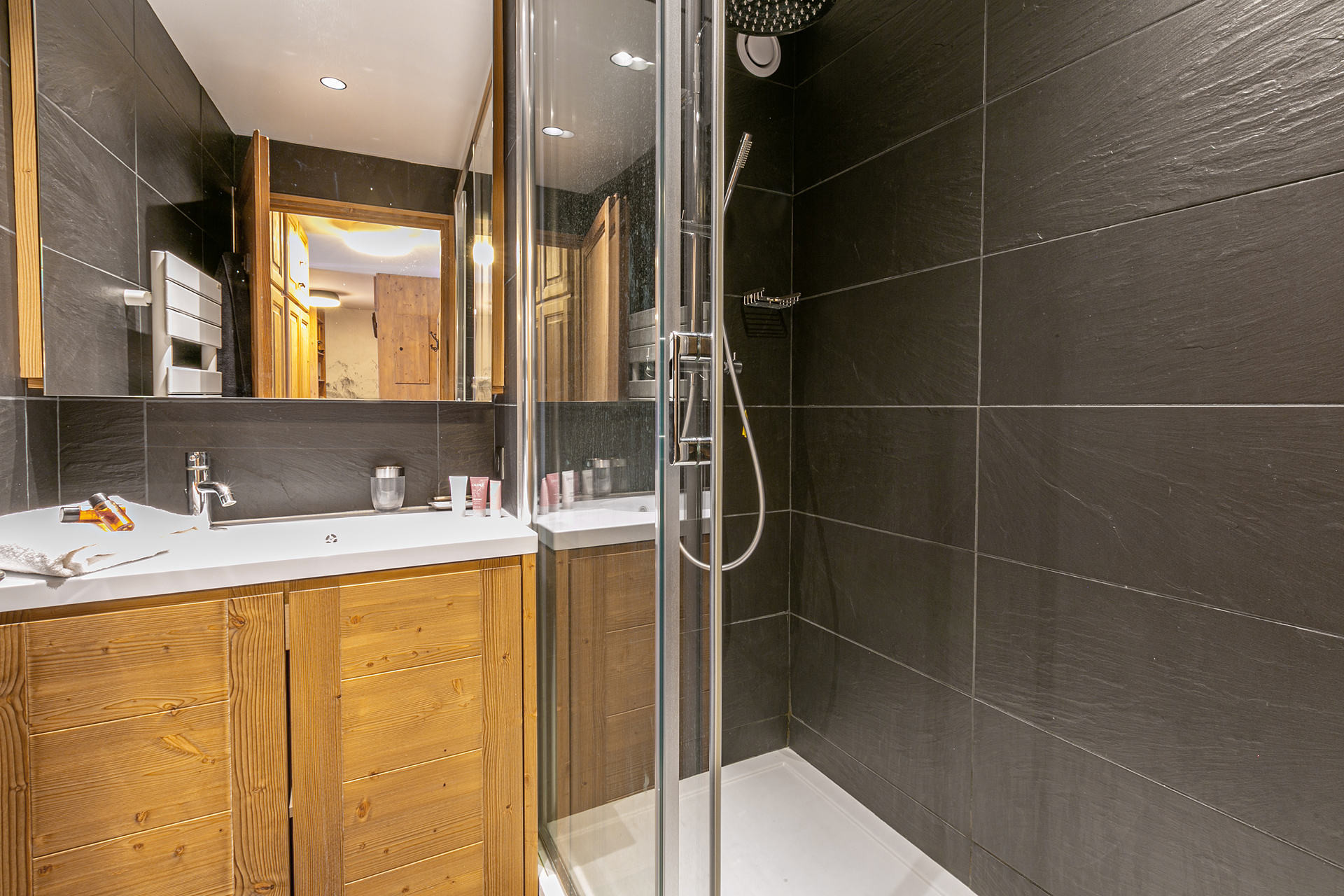 _lv_images__lot_0002340033_13_1457446