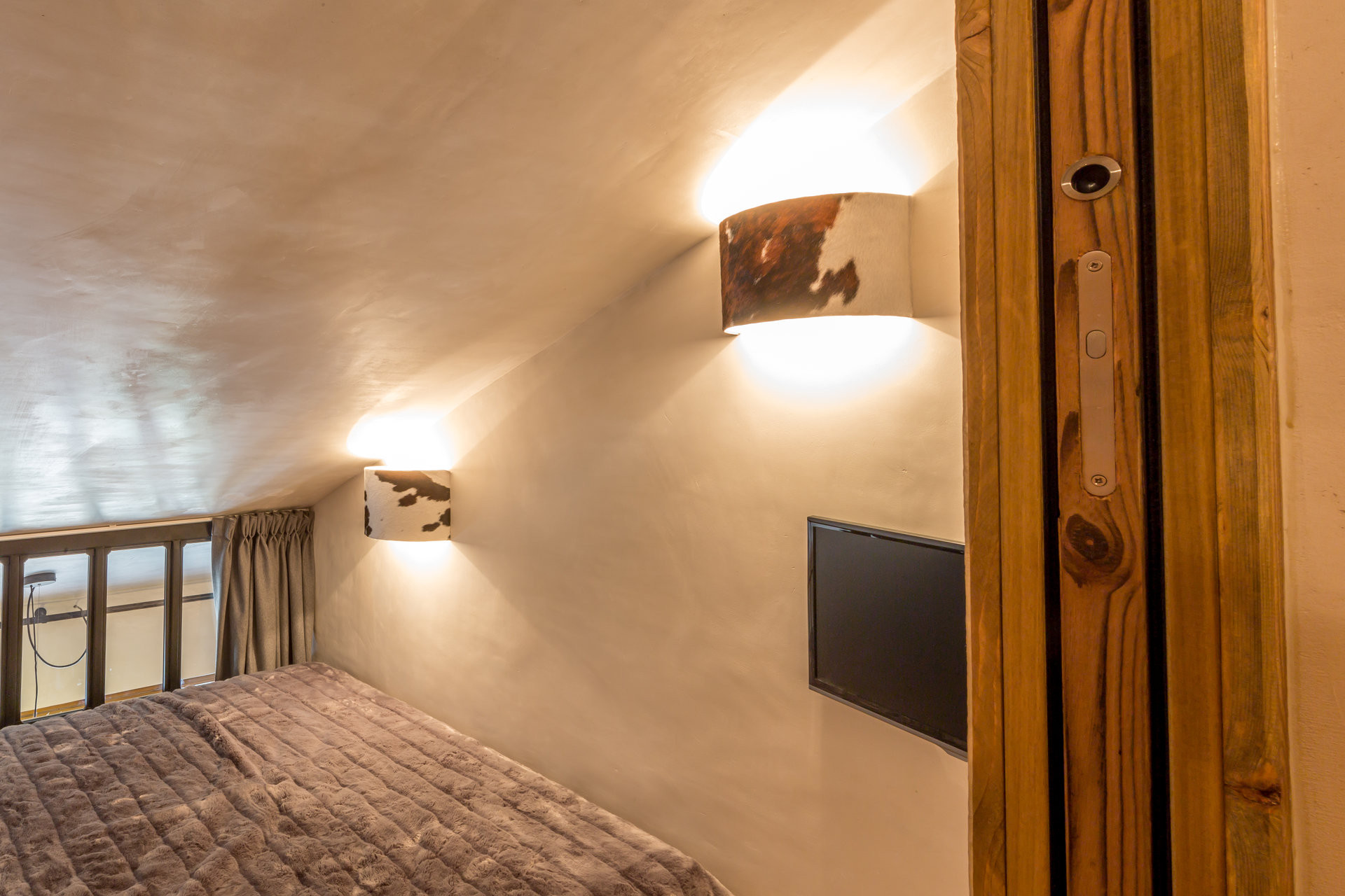 _lv_images__lot_0002340036_09_1455375