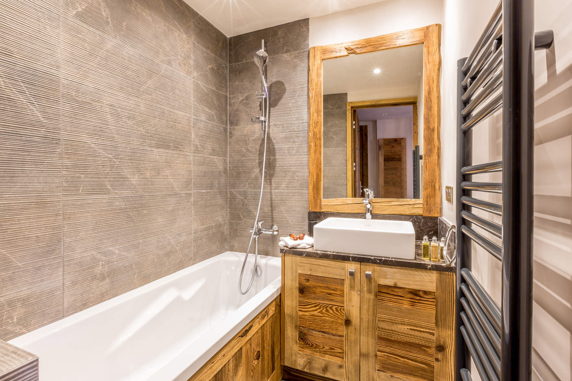 _lv_images__lot_0002340036_13_1455379