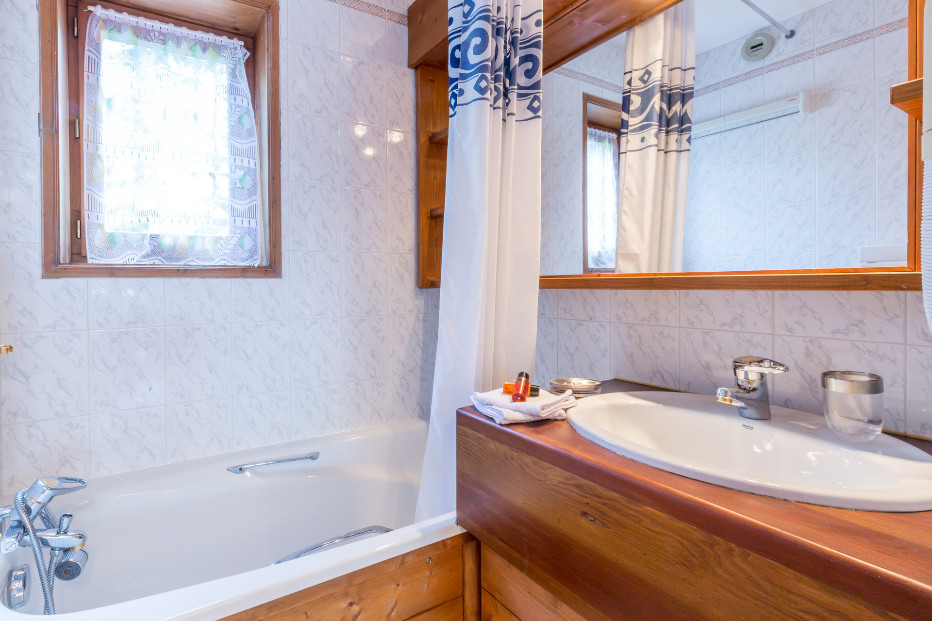 _lv_images__lot_0002340037_11_1456861