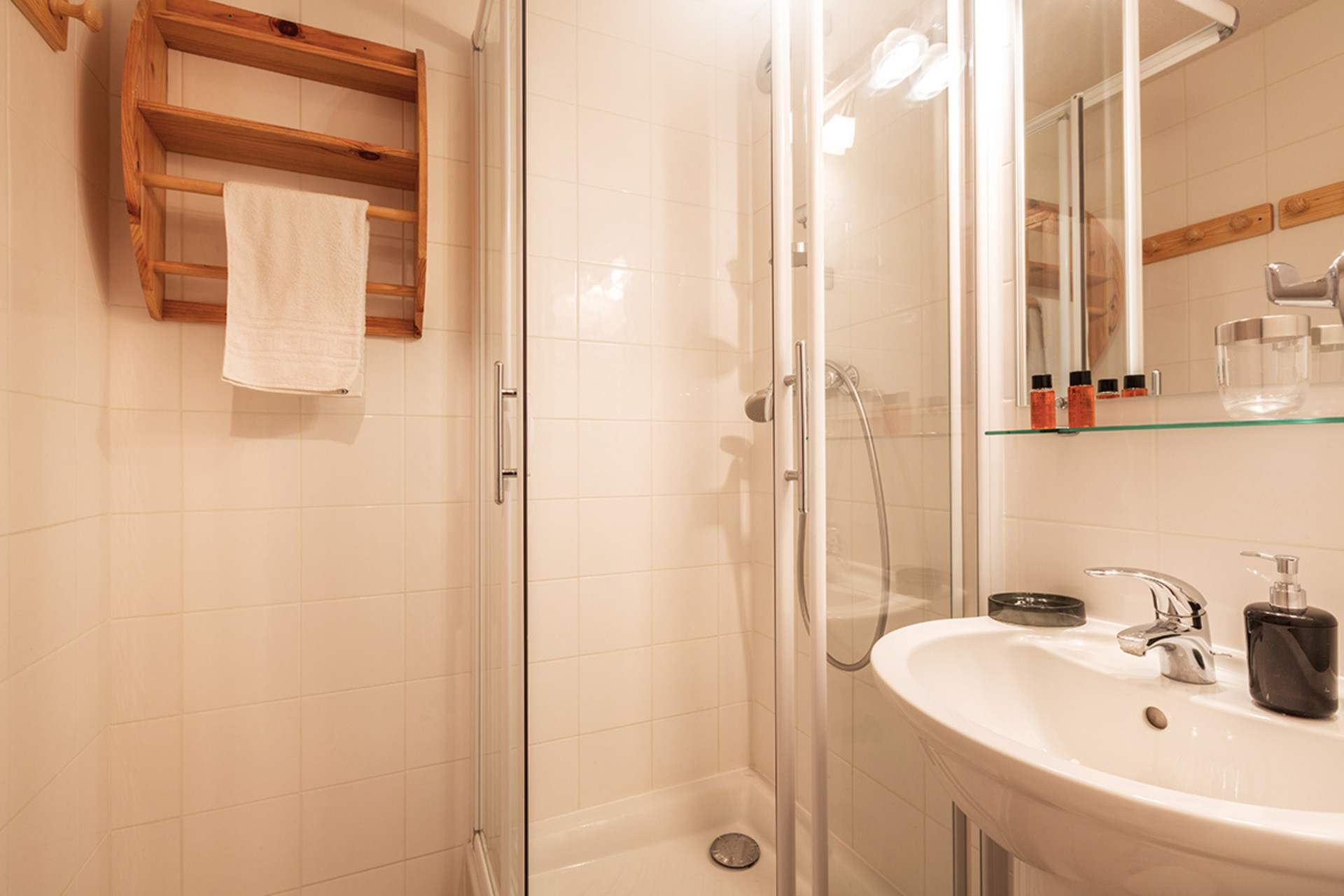 _lv_images__lot_0002340043_07_1457639