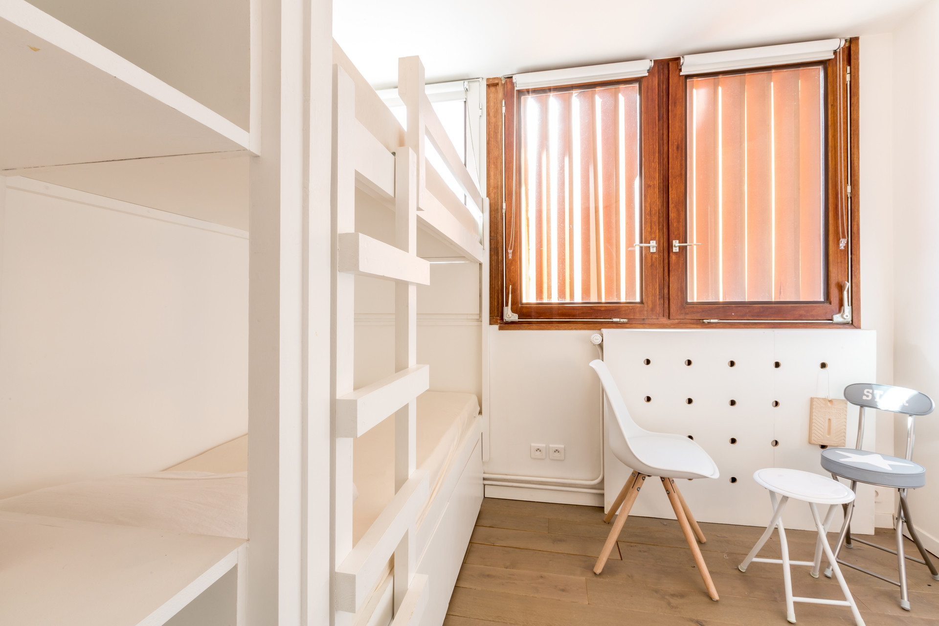 _lv_images__lot_0002340055_10_1458025