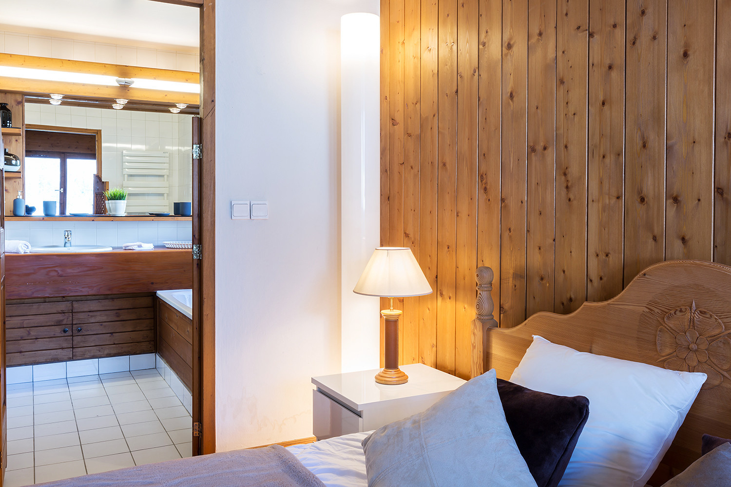 _lv_images__lot_0002340066_15_1455657