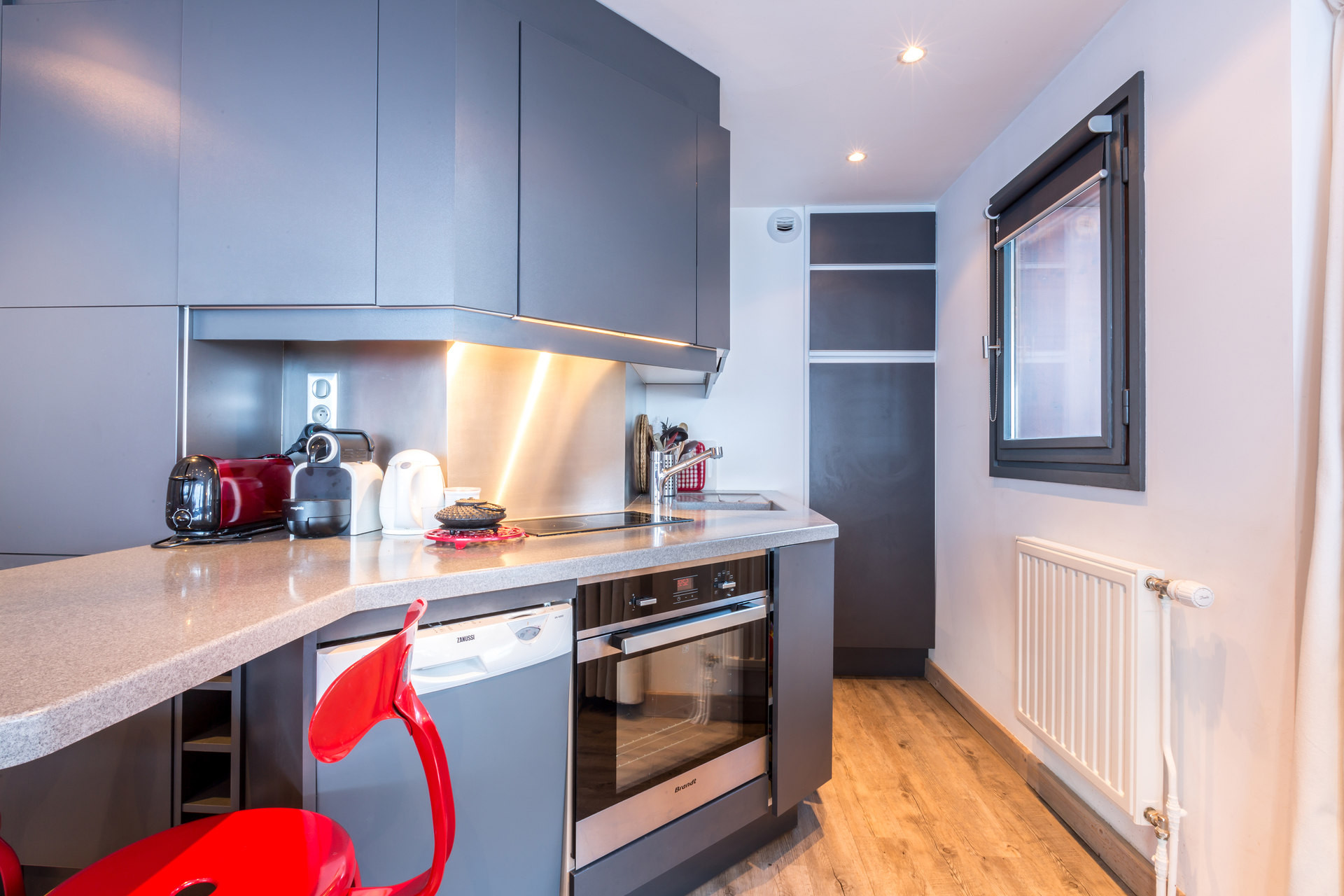 _lv_images__lot_0002340092_04_1457817