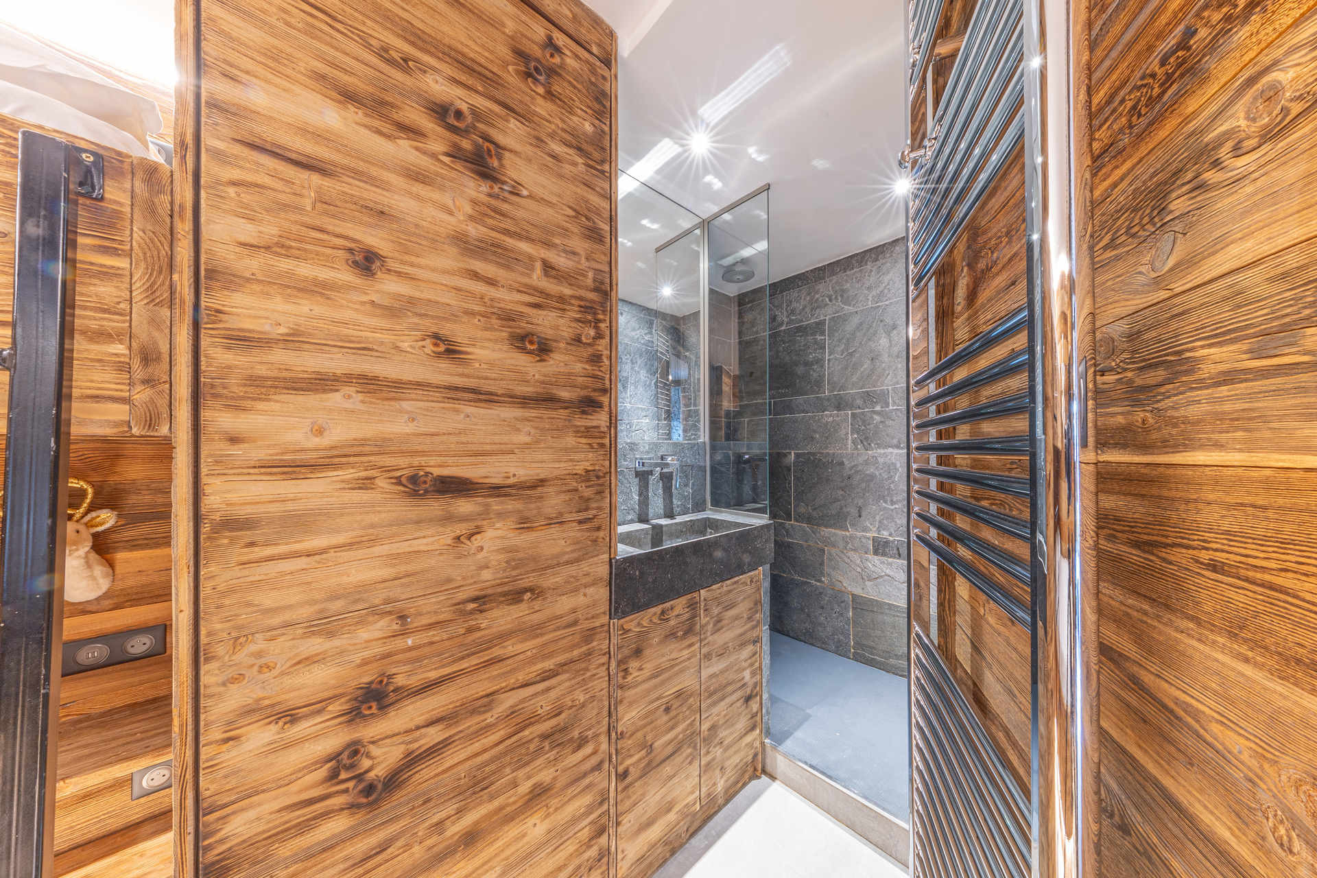 _lv_images__lot_0002340103_11_1455577