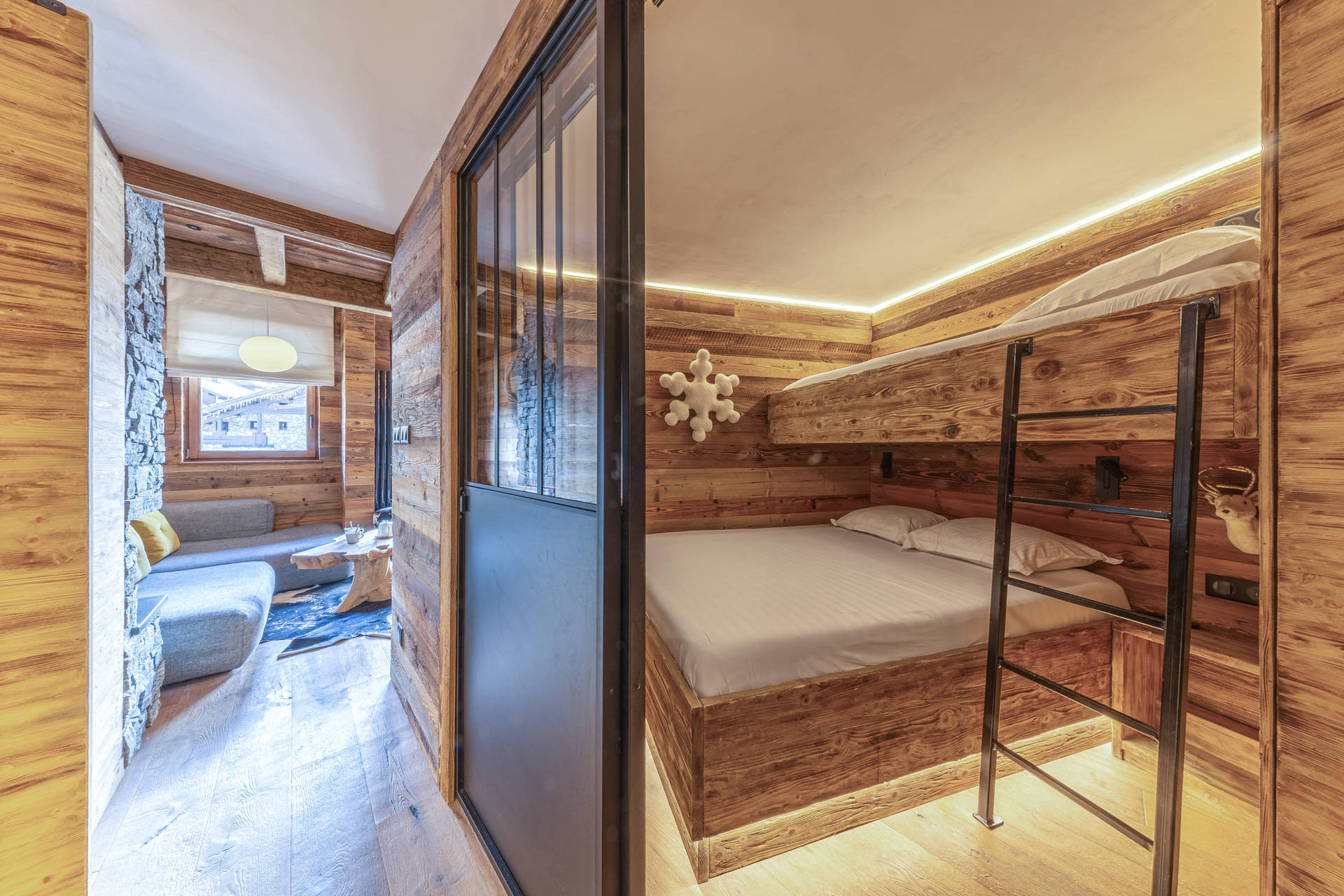 _lv_images__lot_0002340103_12_1455578