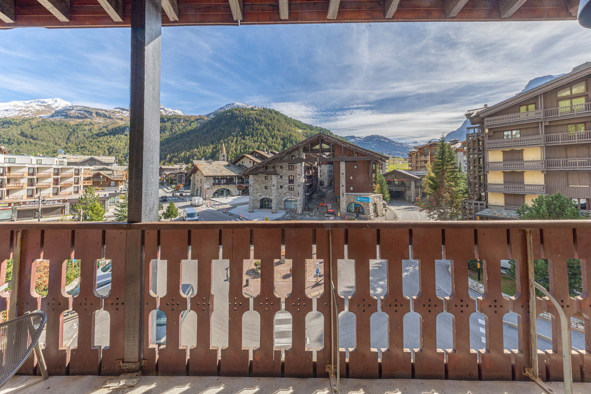 _lv_images__lot_0002340103_16_1455582