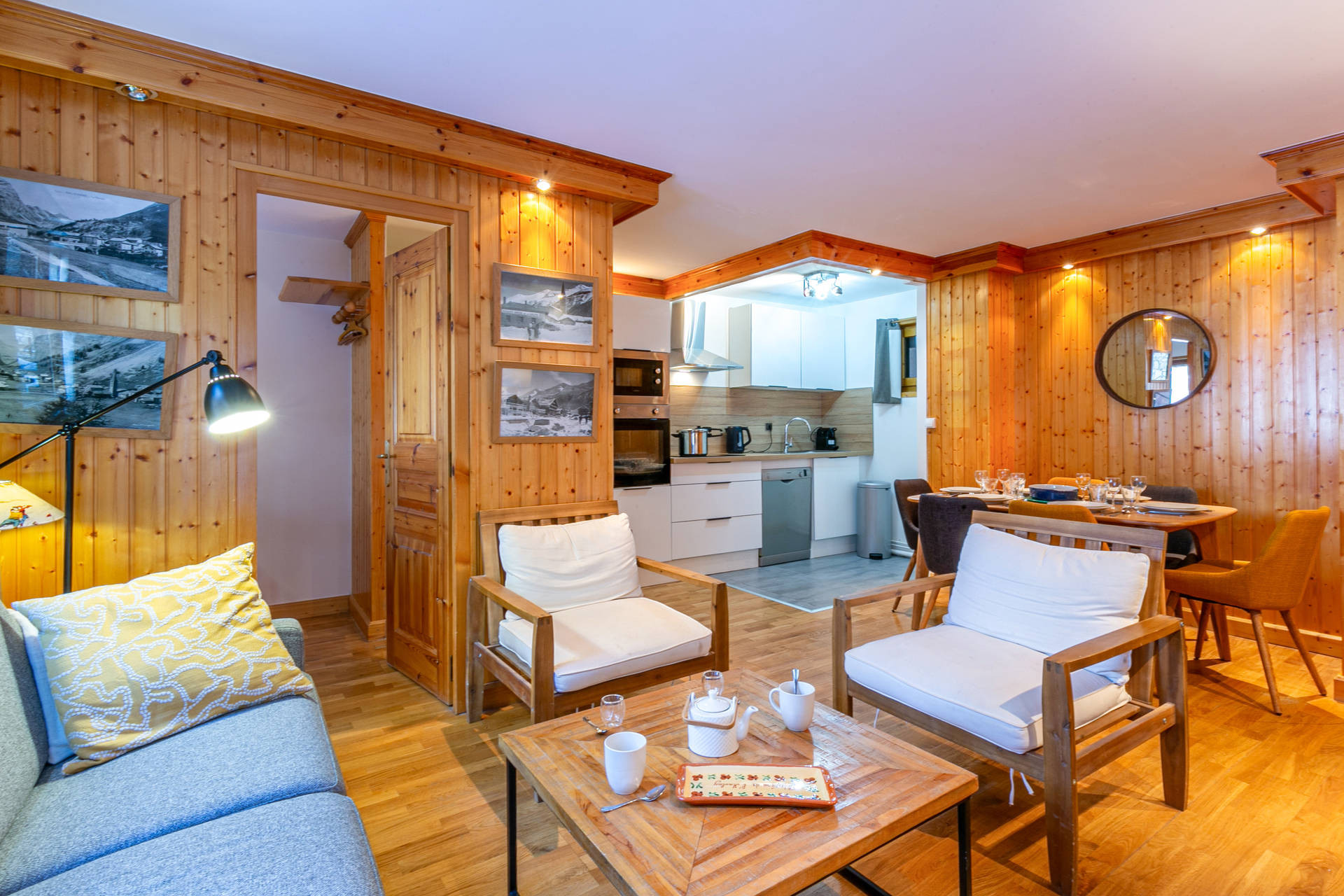 _lv_images__lot_0002340105_01_1456974