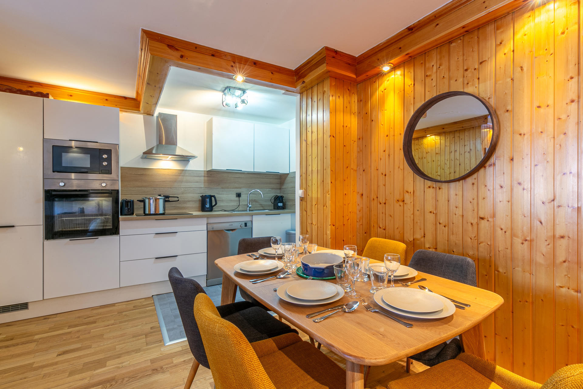 _lv_images__lot_0002340105_04_1456977