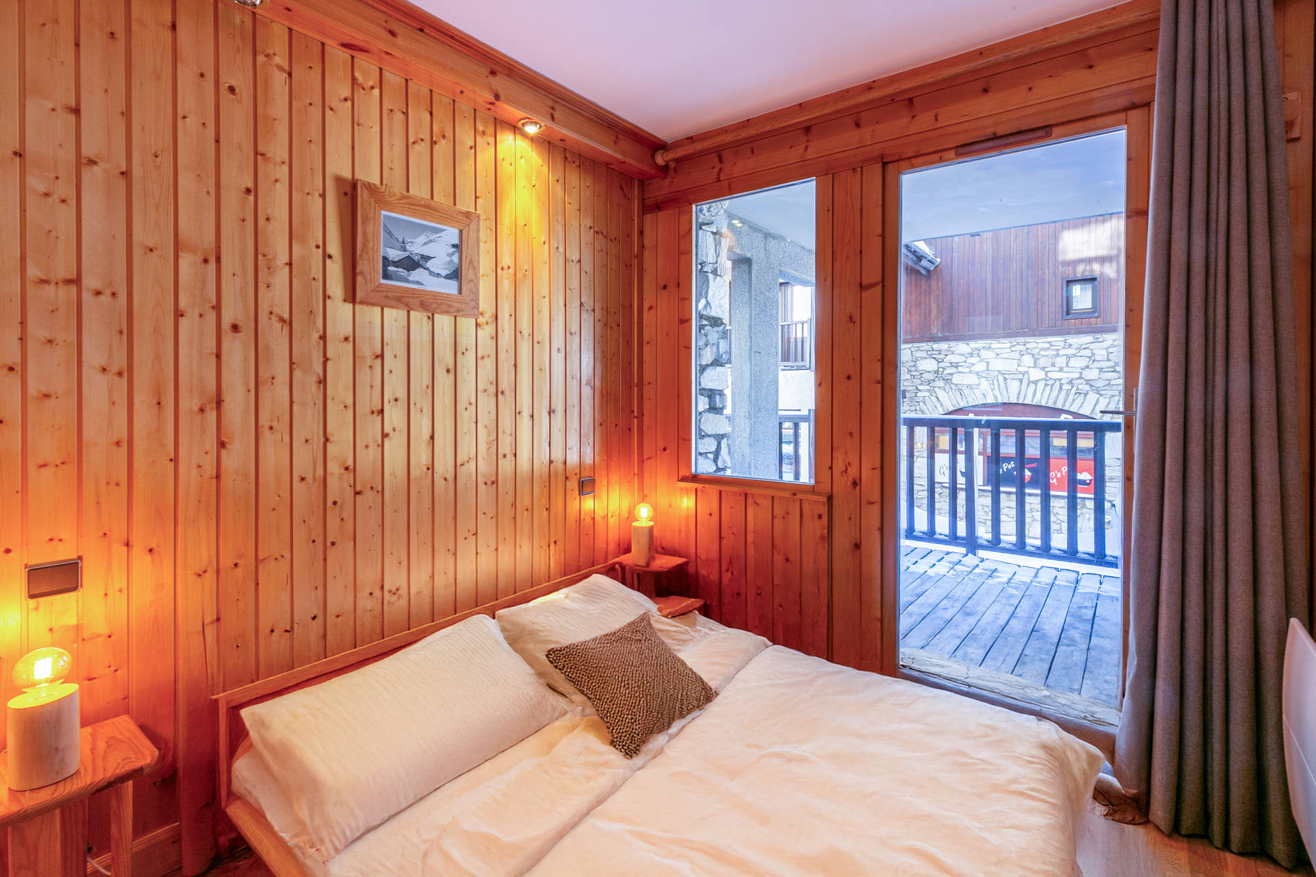 _lv_images__lot_0002340105_09_1456982