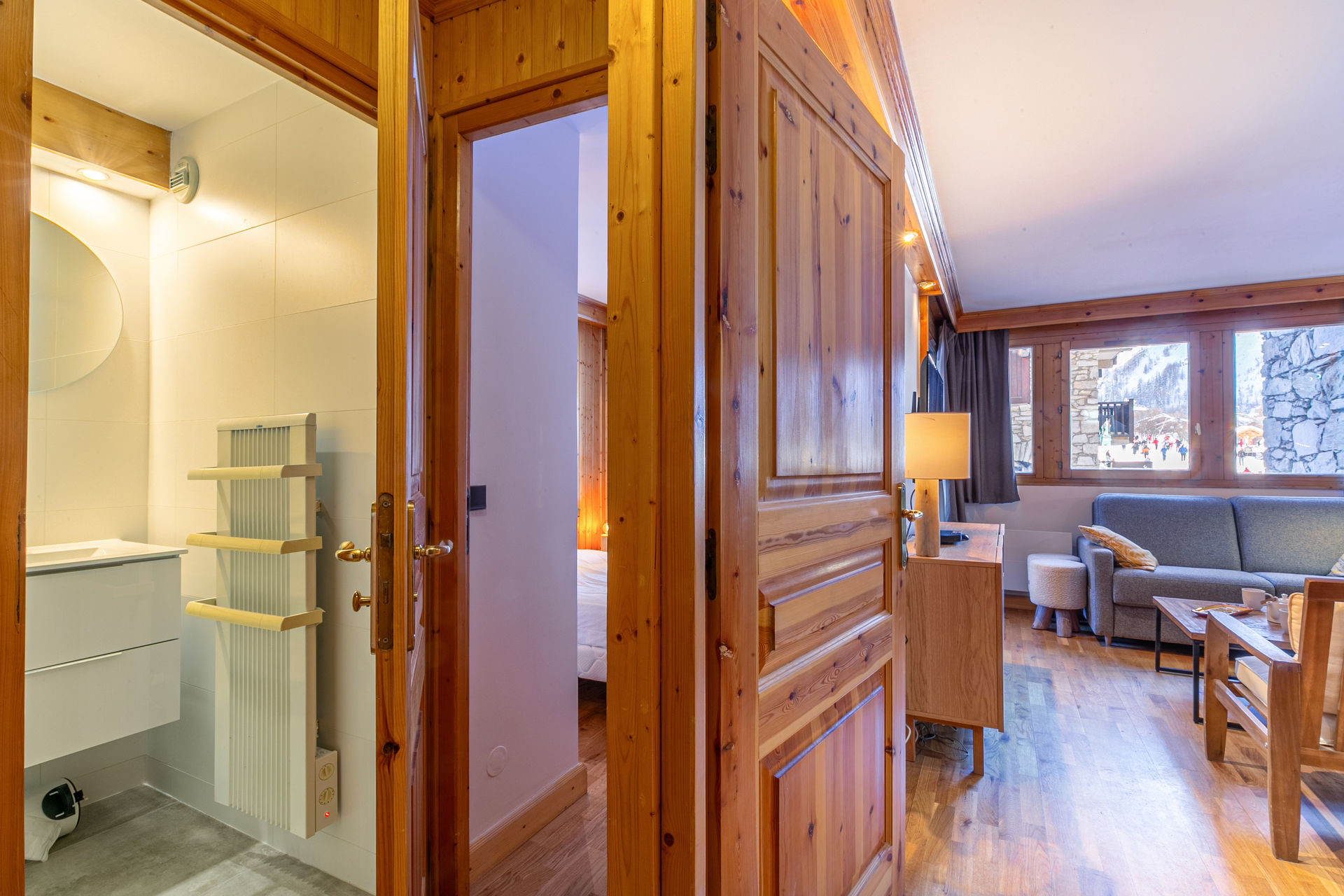 _lv_images__lot_0002340105_13_1456986