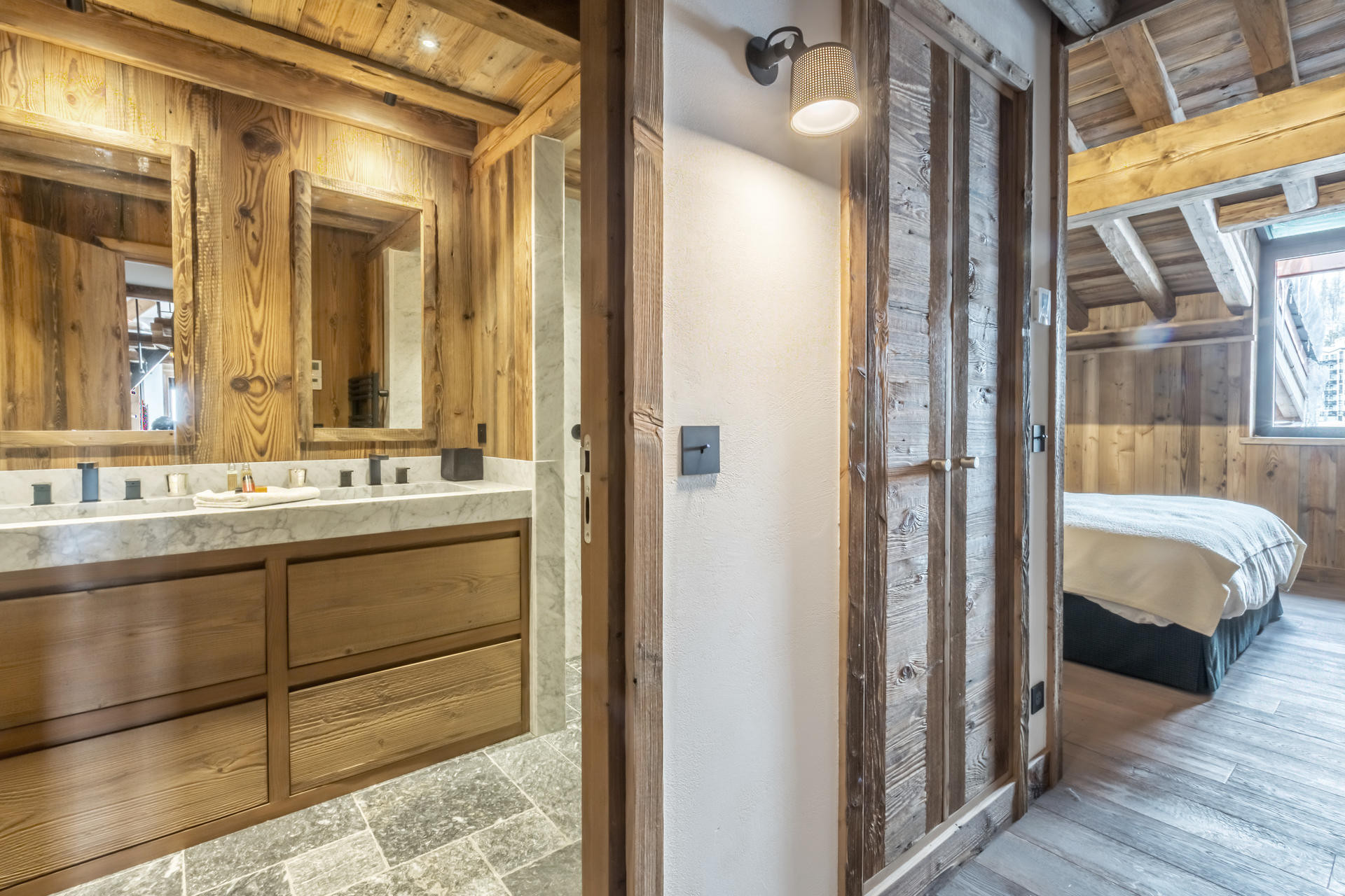 _lv_images__lot_0002340127_08_1456382