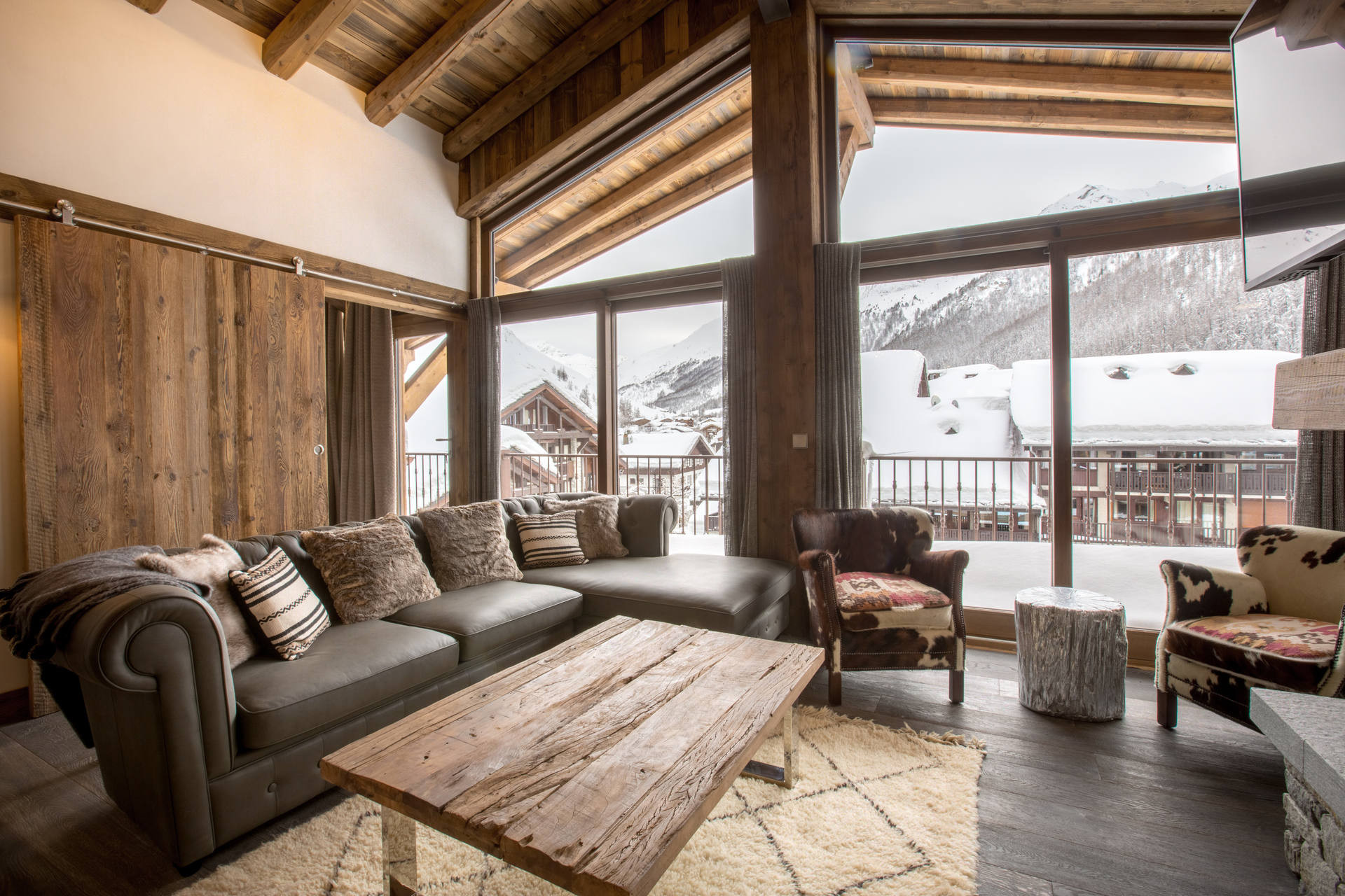 _lv_images__lot_0002340128_03_1454756