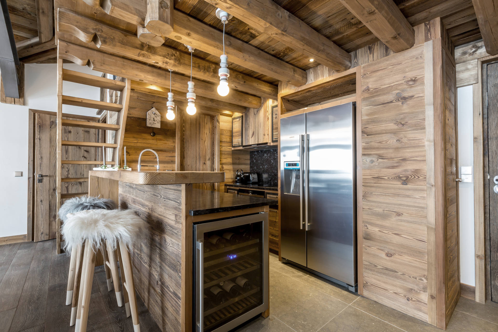 _lv_images__lot_0002340128_05_1454758