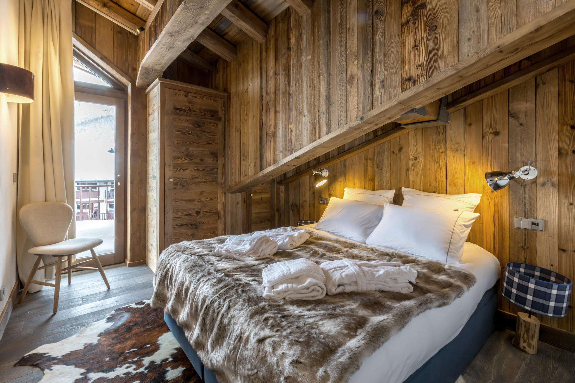 _lv_images__lot_0002340128_12_1454765