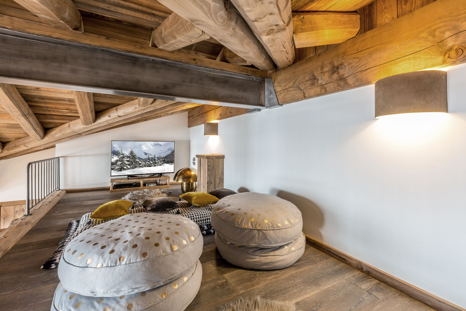 _lv_images__lot_0002340128_14_1454767