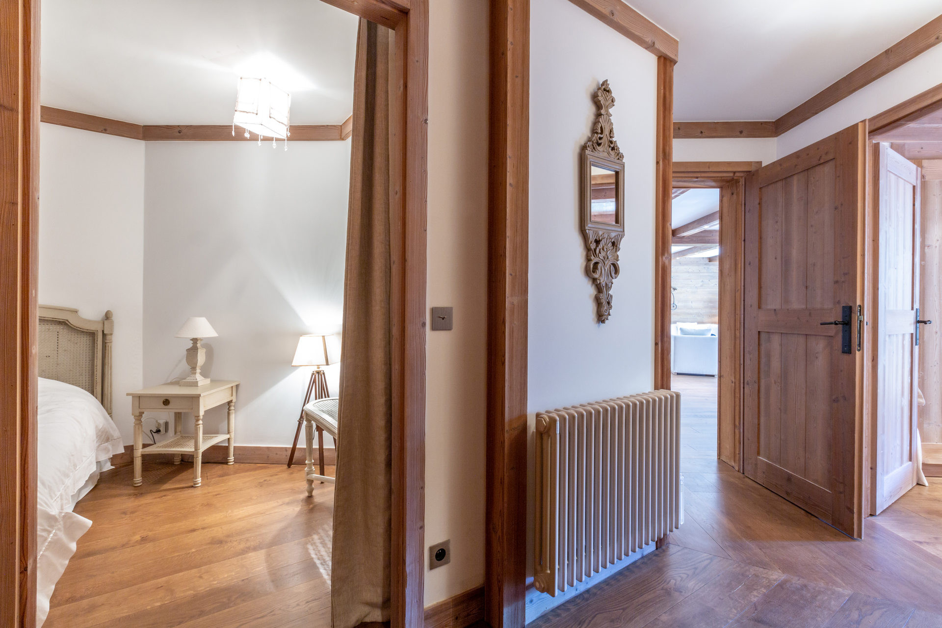 _lv_images__lot_0002340137_08_1456735