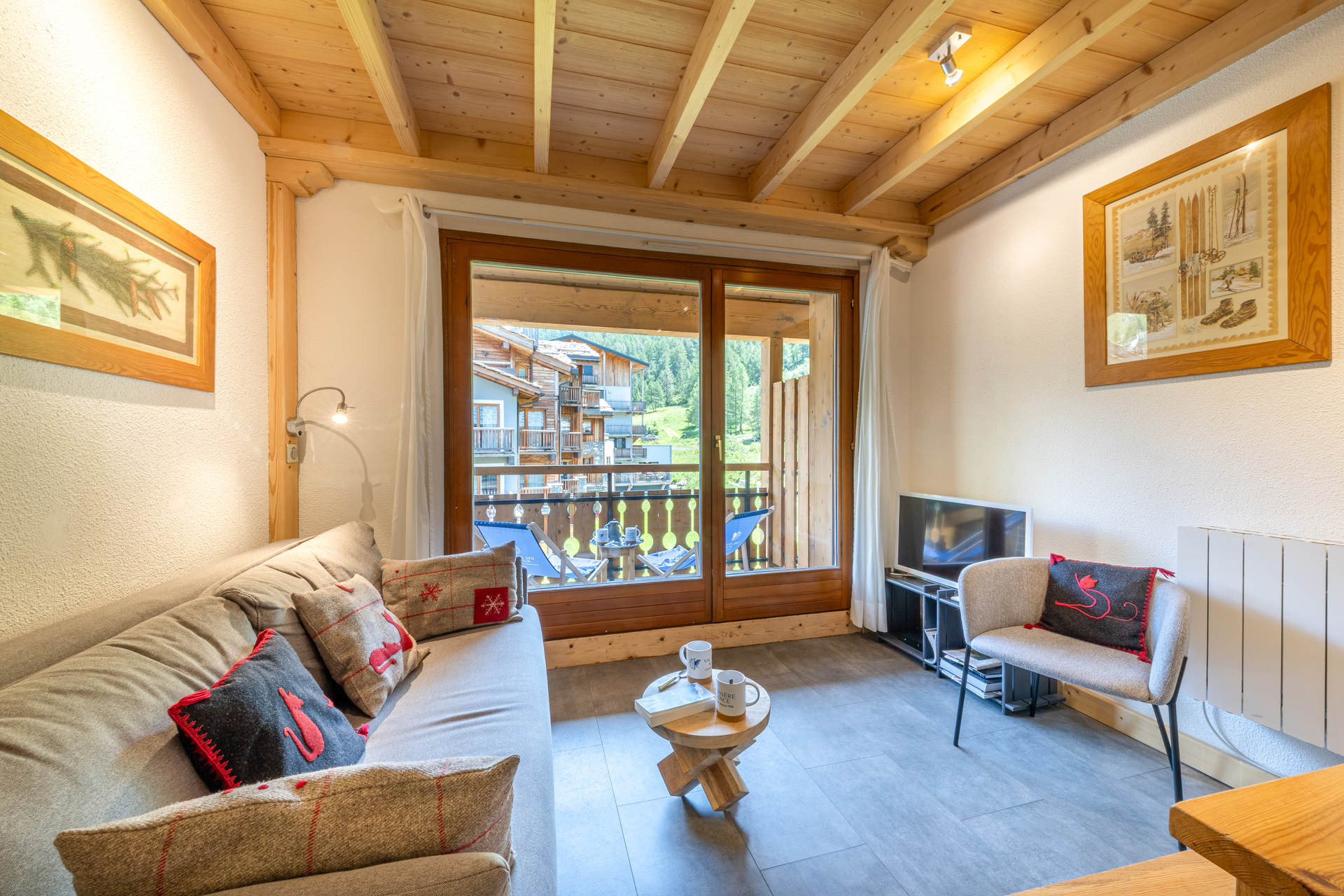 _lv_images__lot_0002340138_02_1457511