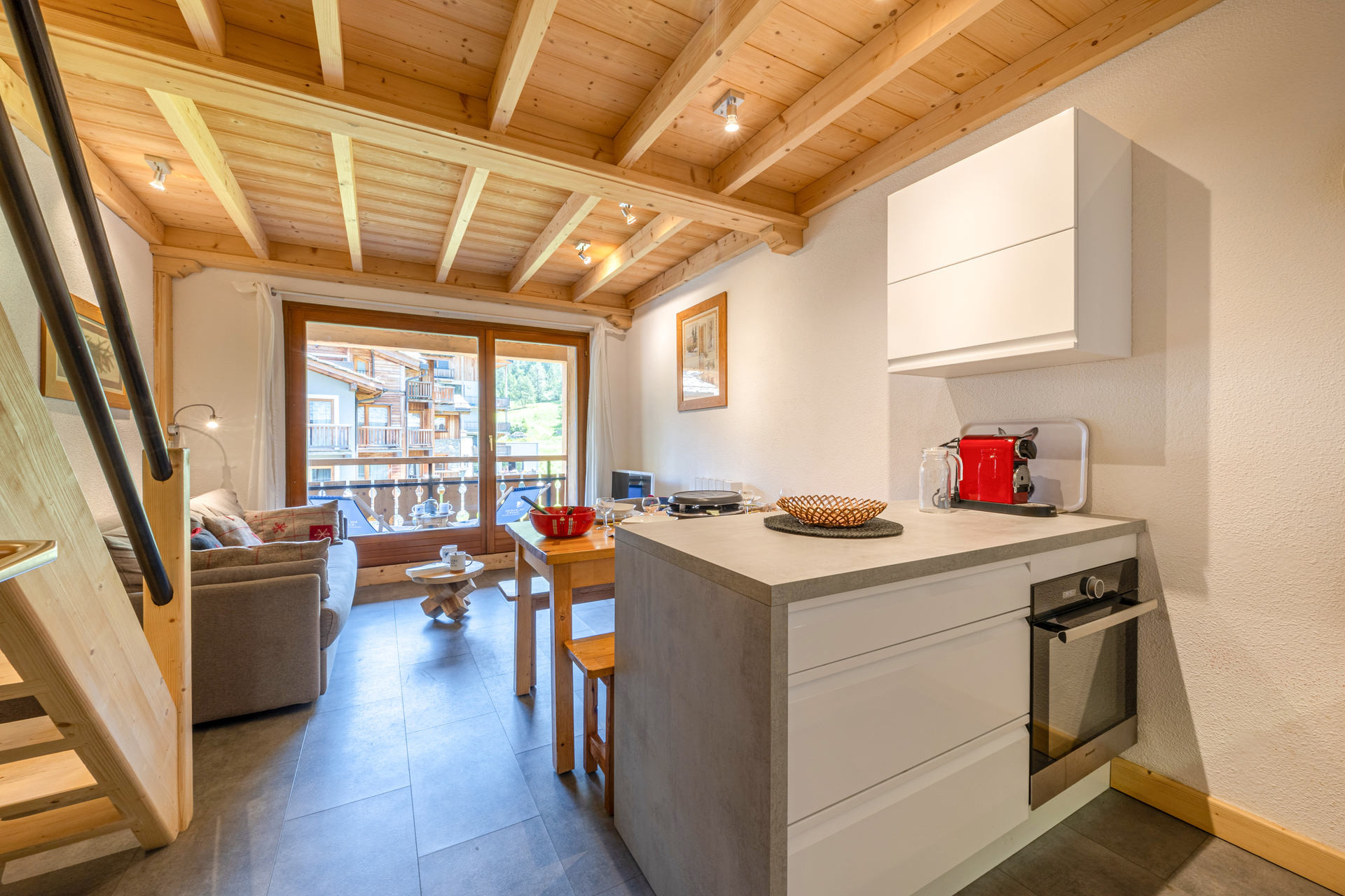 _lv_images__lot_0002340138_05_1457514