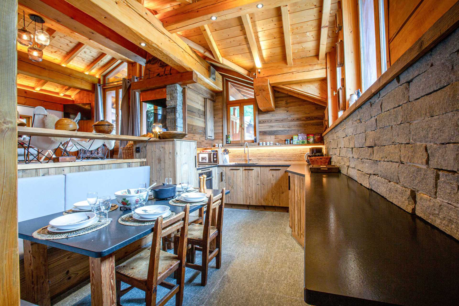 _lv_images__lot_0002340142_05_1454602