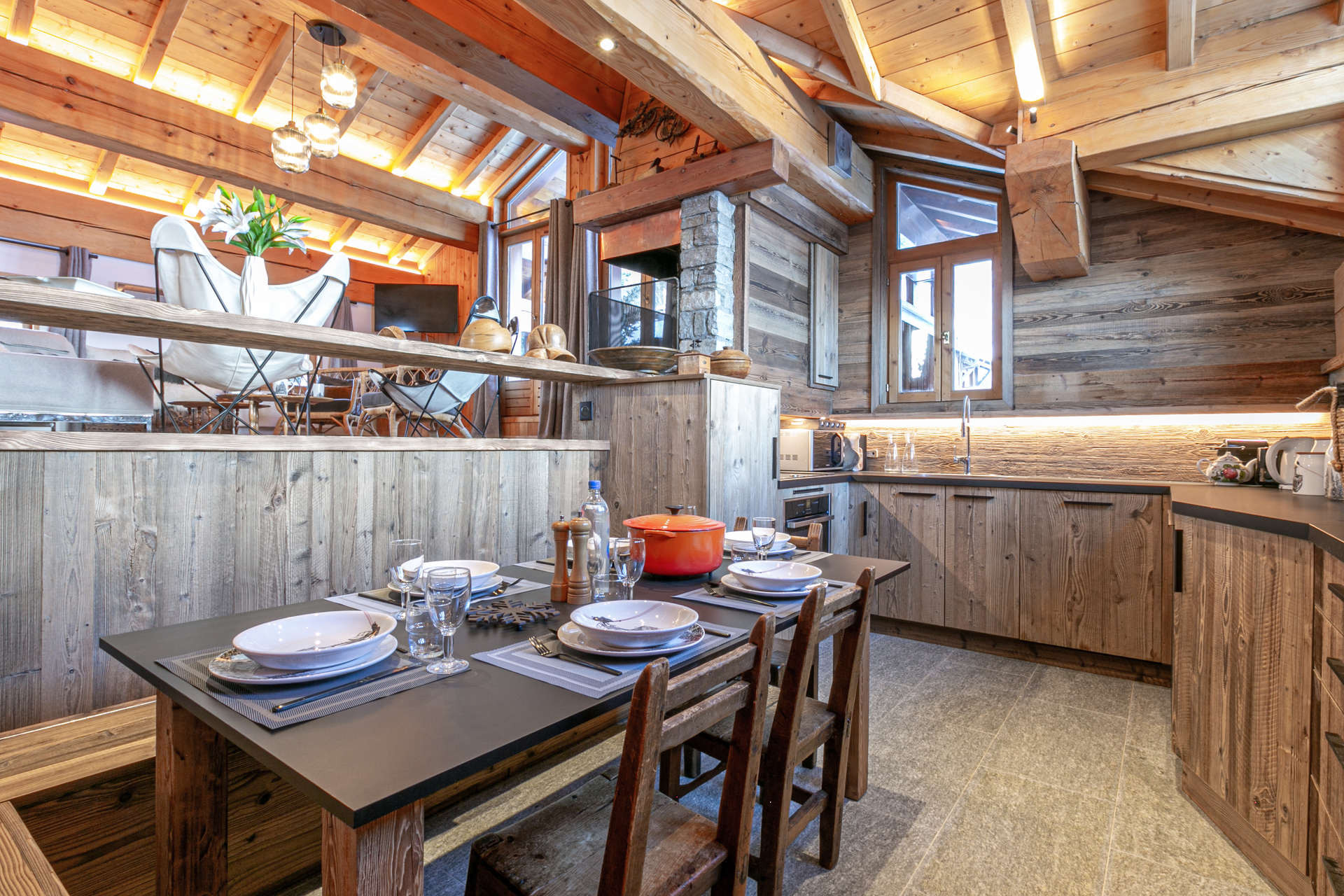 _lv_images__lot_0002340142_07_1454604