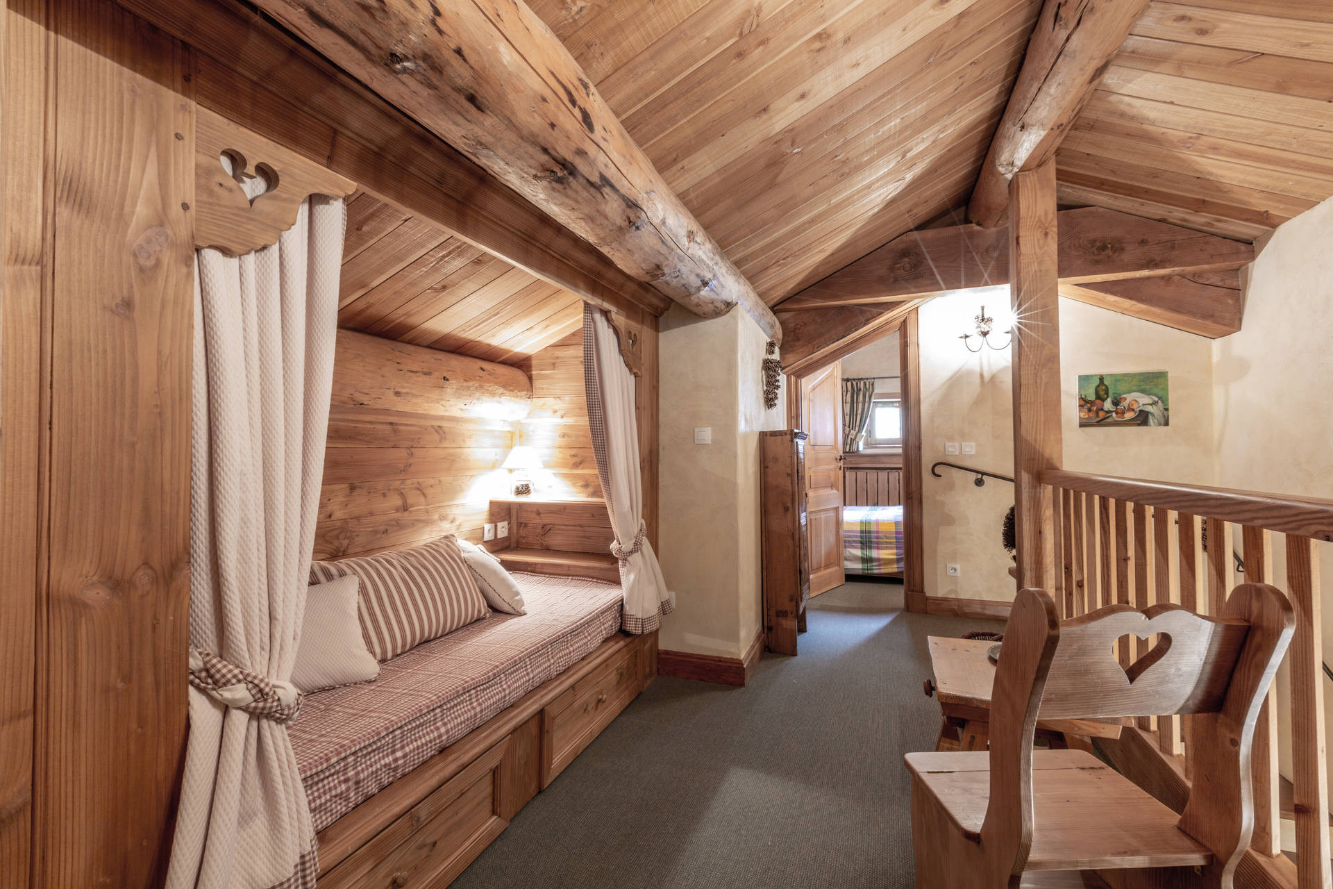 _lv_images__lot_0002340143_12_1454892