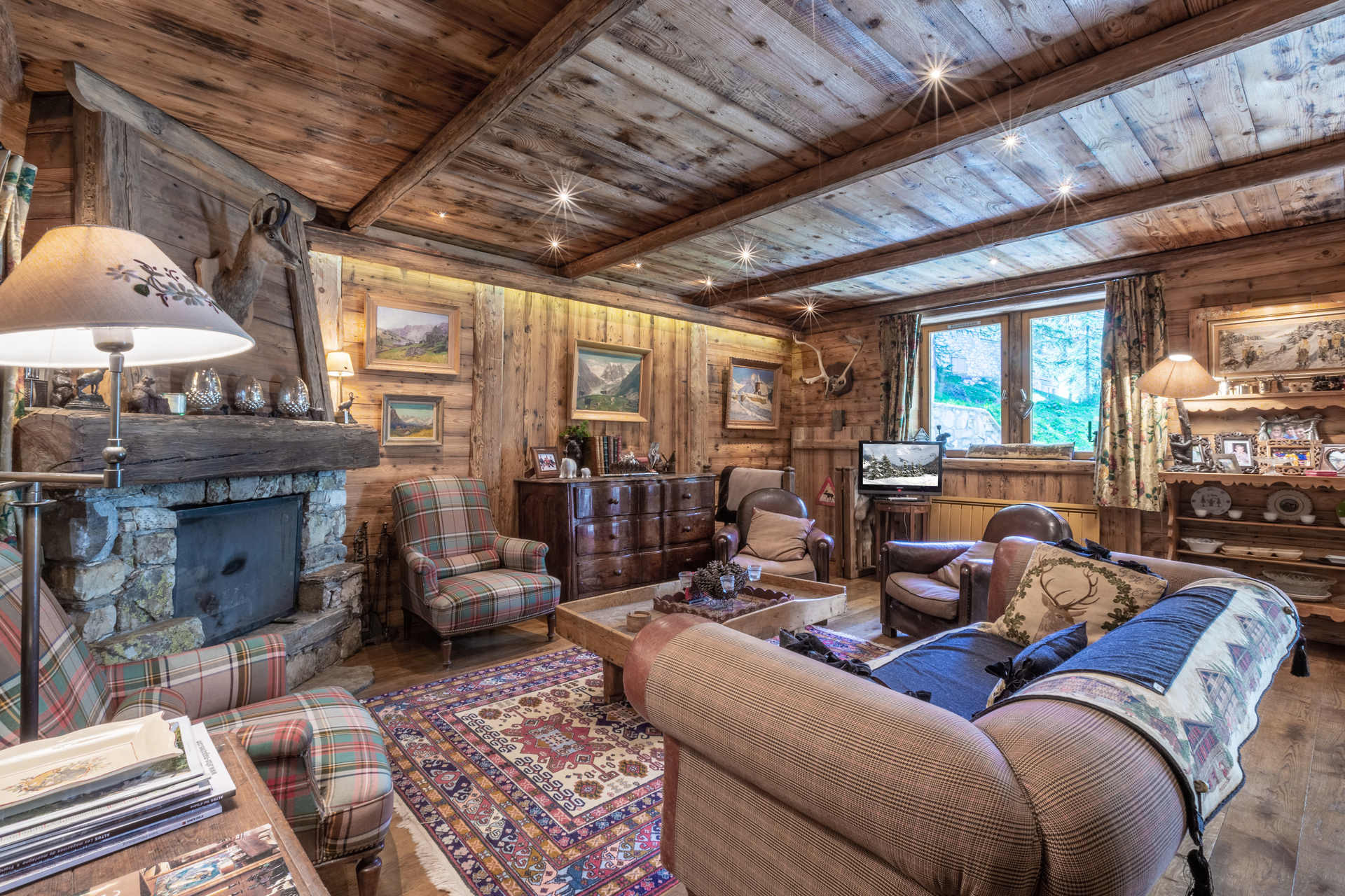 _lv_images__lot_0002340144_01_1454566