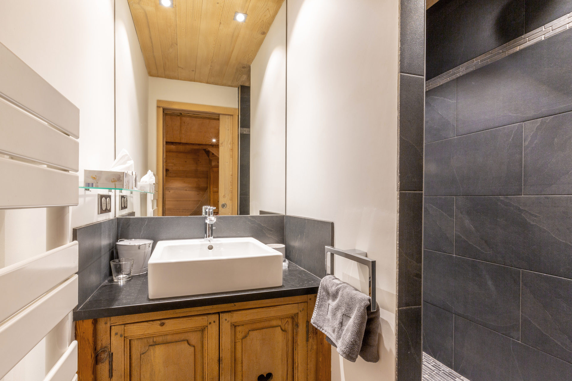 _lv_images__lot_0002340144_11_1454576