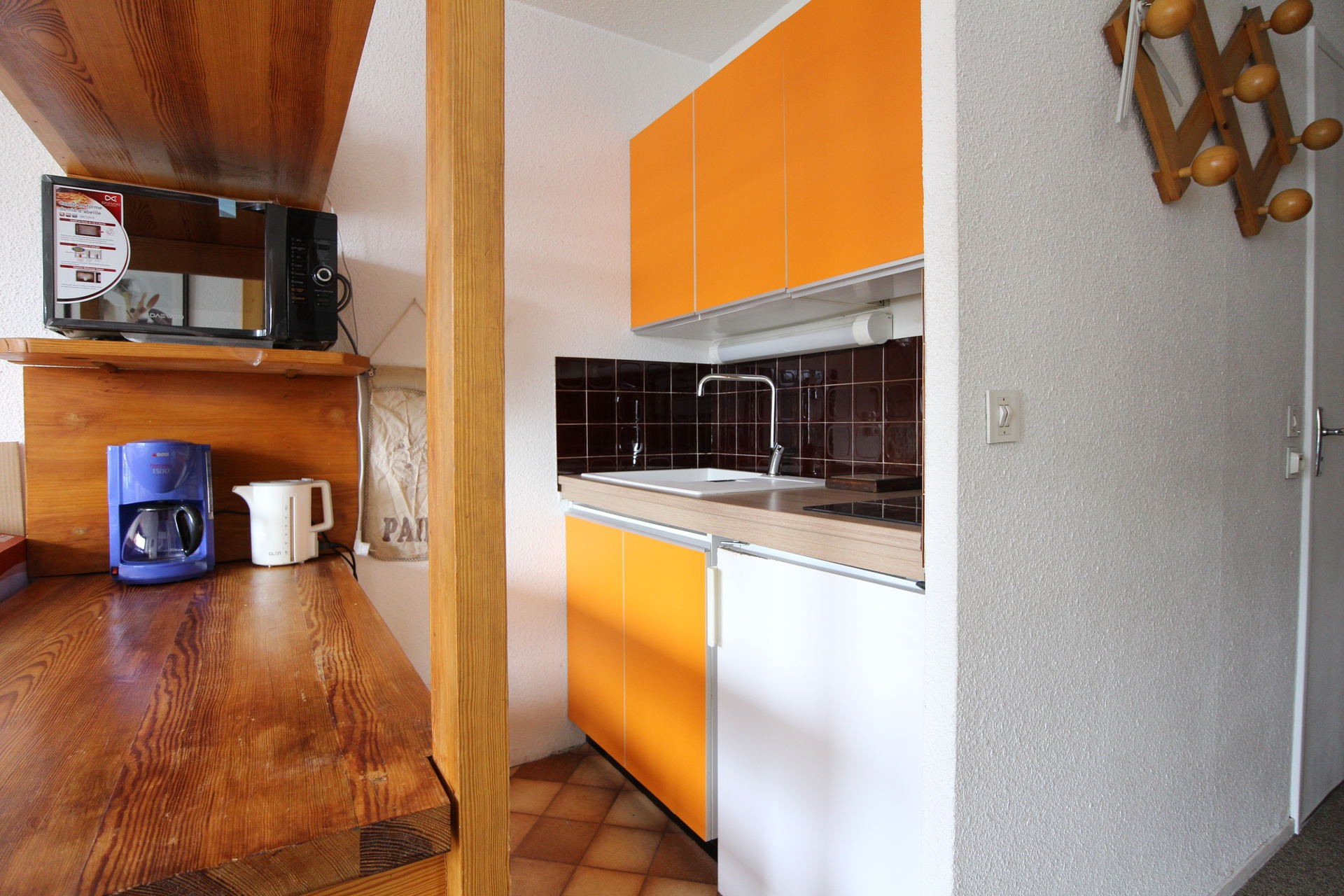 _lv_images__lot_0002340146_03_1457786