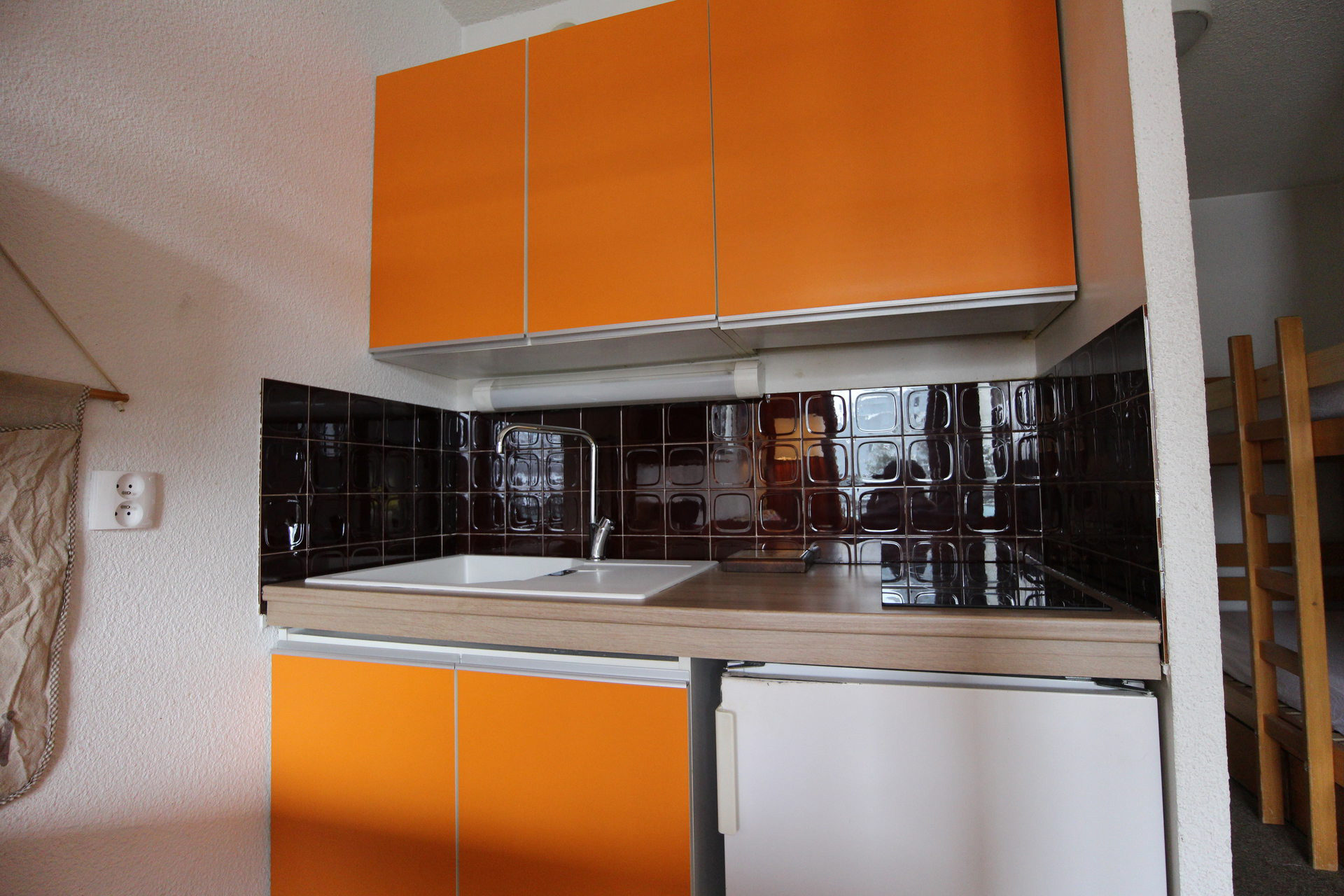 _lv_images__lot_0002340146_04_1457787