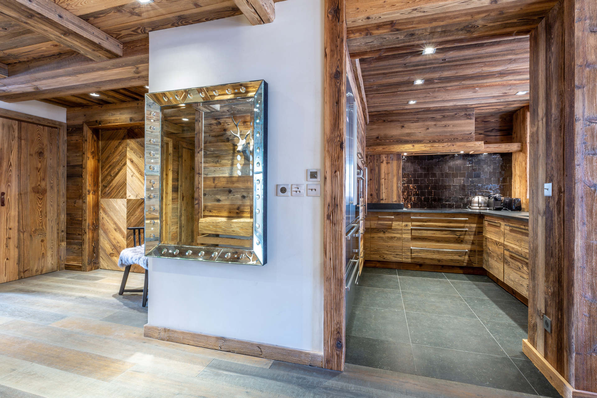 _lv_images__lot_0002340162_07_1454776